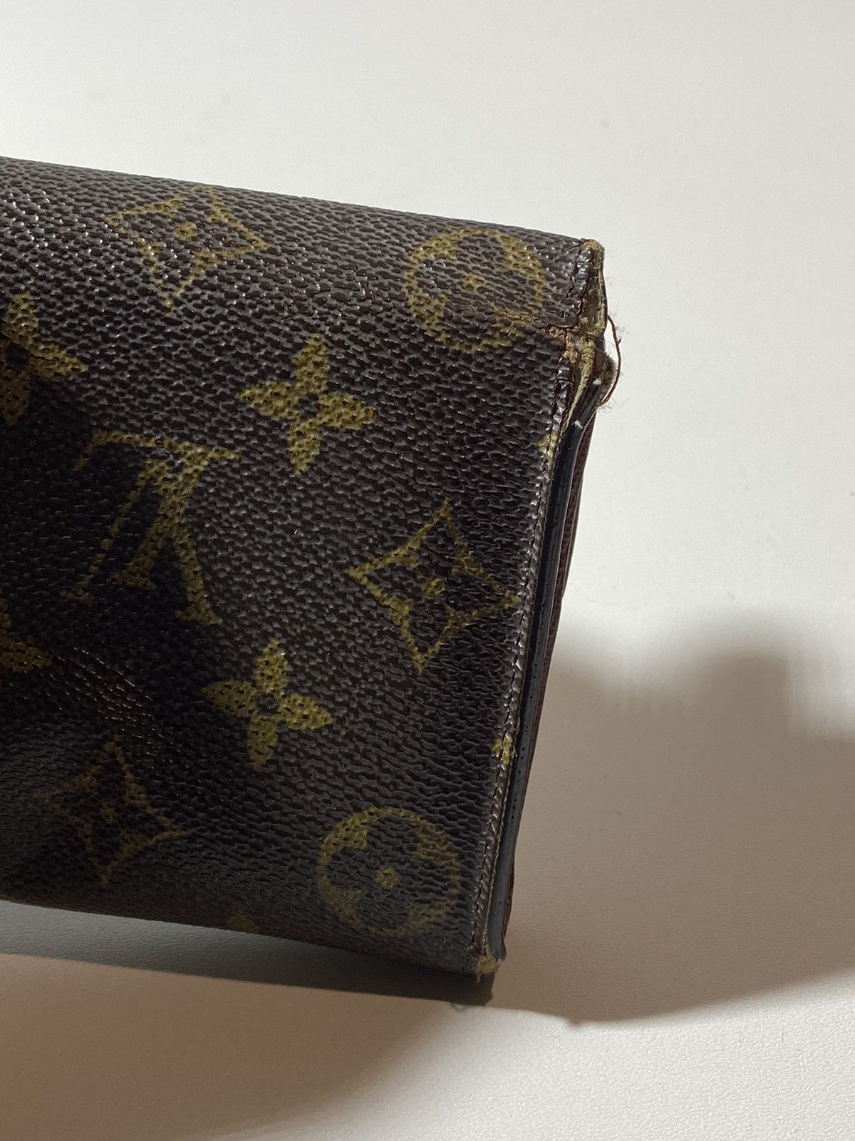 Louis Vuitton Authentic Vintage Louis Vuitton Monogram Wallet Size ONE SIZE - 8 Thumbnail