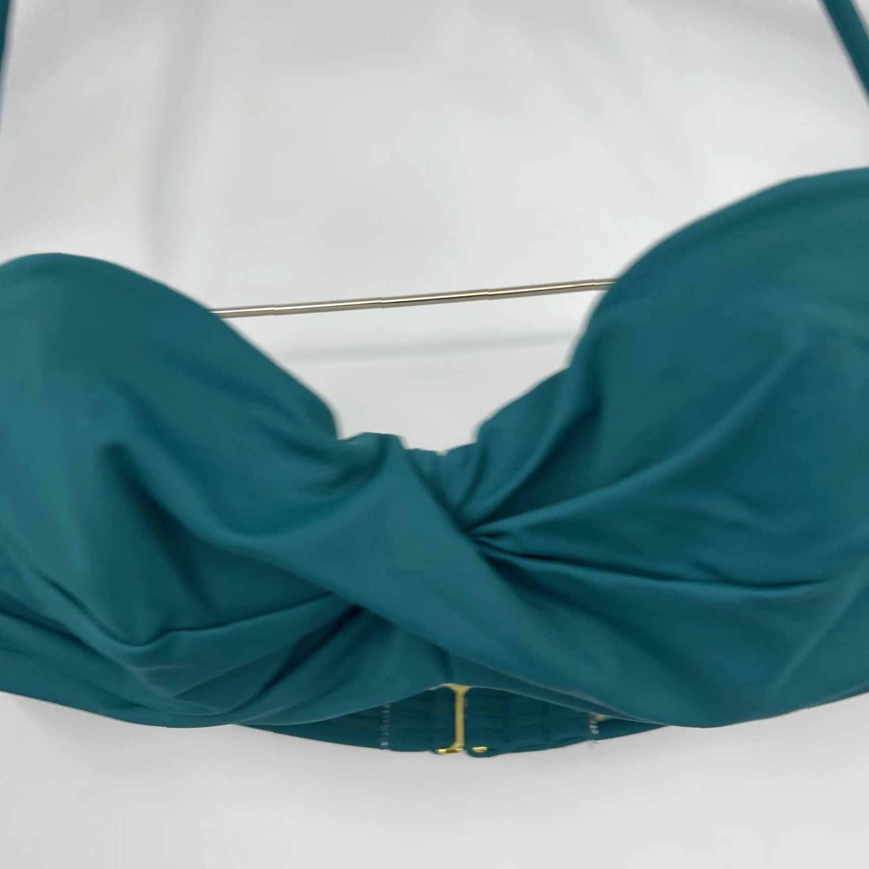 Victoria's Secret Victoria's Secret Bikini Top Womens Medium Green Halter Swimwear Leopard A Cup Size M / US 6-8 / IT 42-44 - 3 Thumbnail