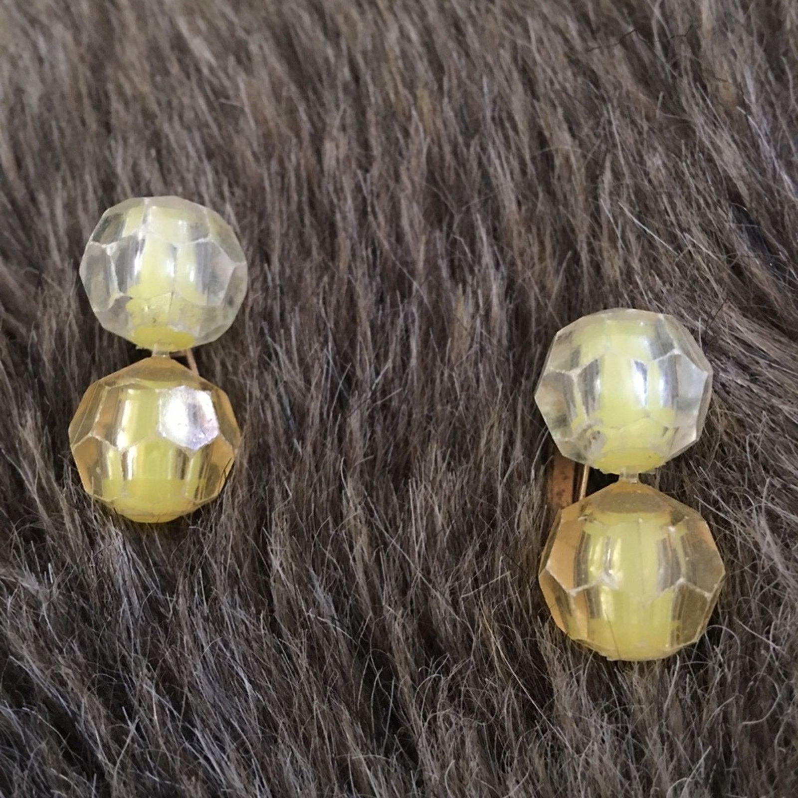 Vintage Vintage signed Richelieu dangle bead clip earrings Size ONE SIZE - 1 Thumbnail