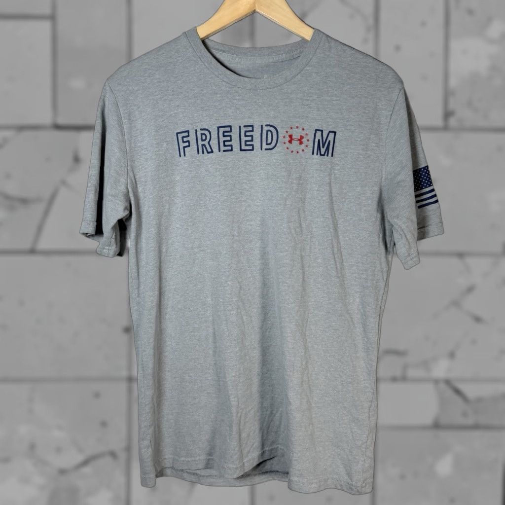 Under Armour VINTAGE Under Armour T-Shirt Men Gray HeatGear Freedom Graphic 90s Casual Mens Size M Size US M / EU 48-50 / 2 - 1 Thumbnail