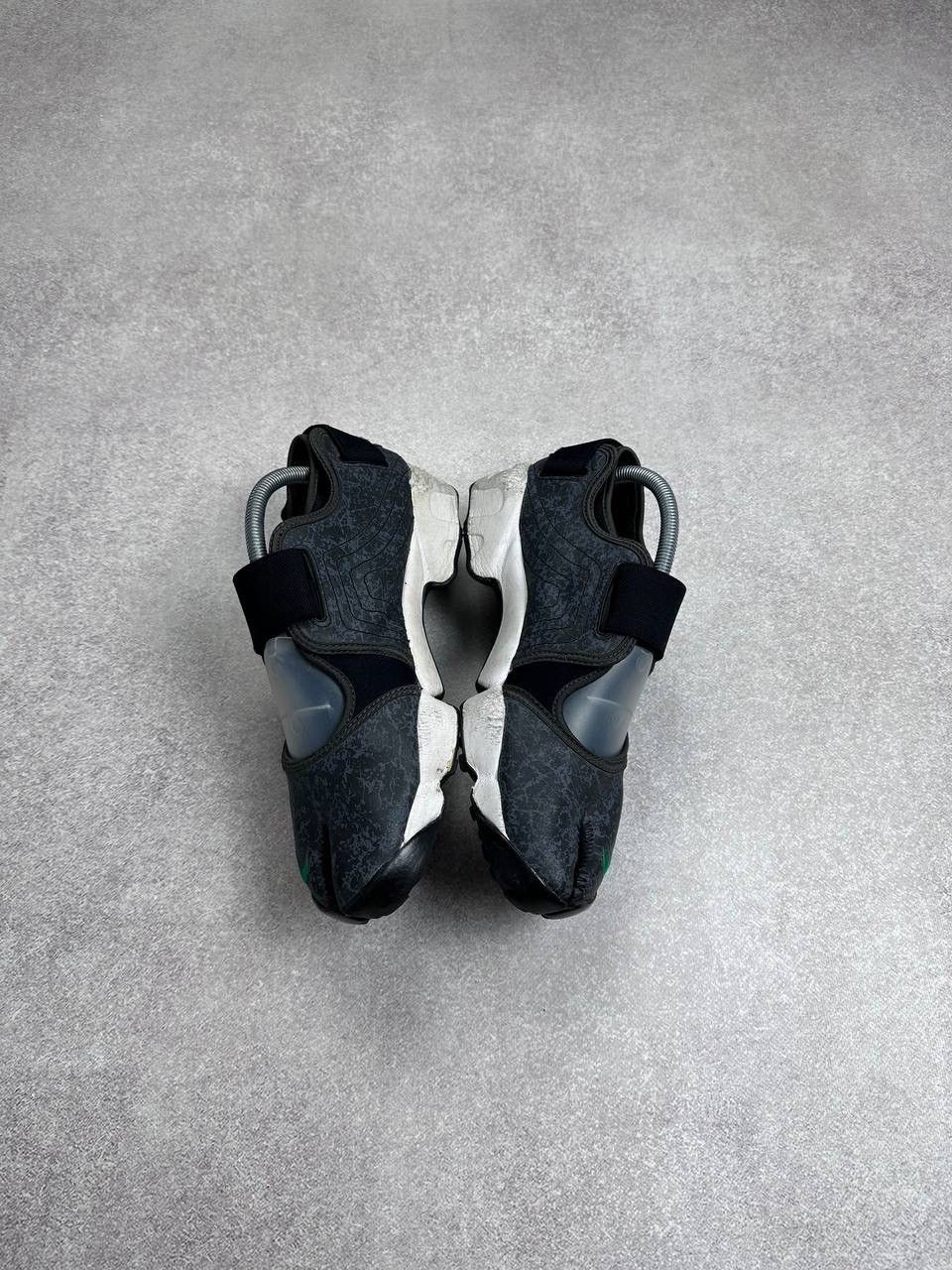 Nike Vintage Nike Air Rift Margiela Style Tabi Sneakers Y2K US 9 Size US 9 / EU 42 - 6 Thumbnail