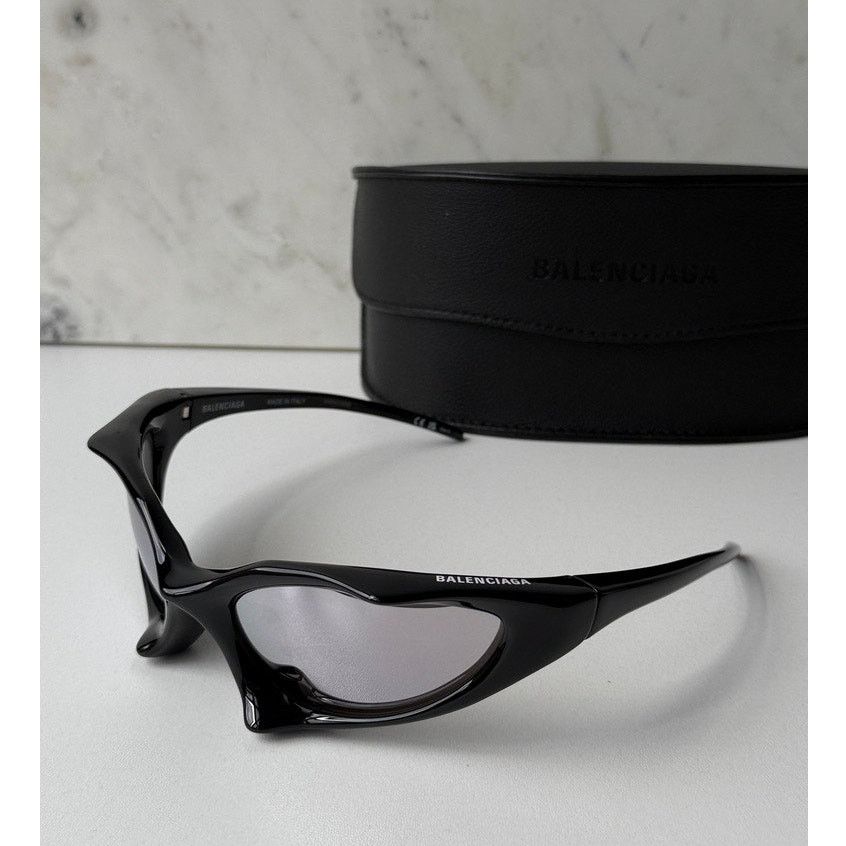 Balenciaga NEW Balenciaga BB0352S Mask Sunglasses in Black Mirror Size ONE SIZE - 1 Thumbnail