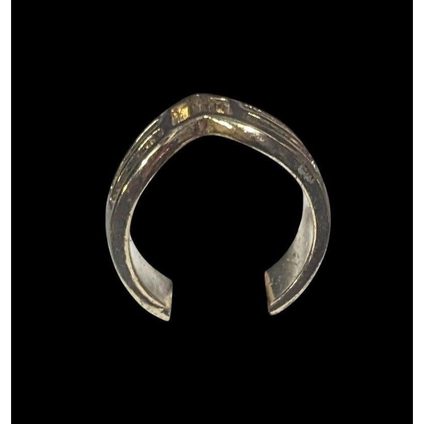 Other Gold Tone Slotted Chevron Fashion Ring Size 5 3/4 Size ONE SIZE - 10 Thumbnail