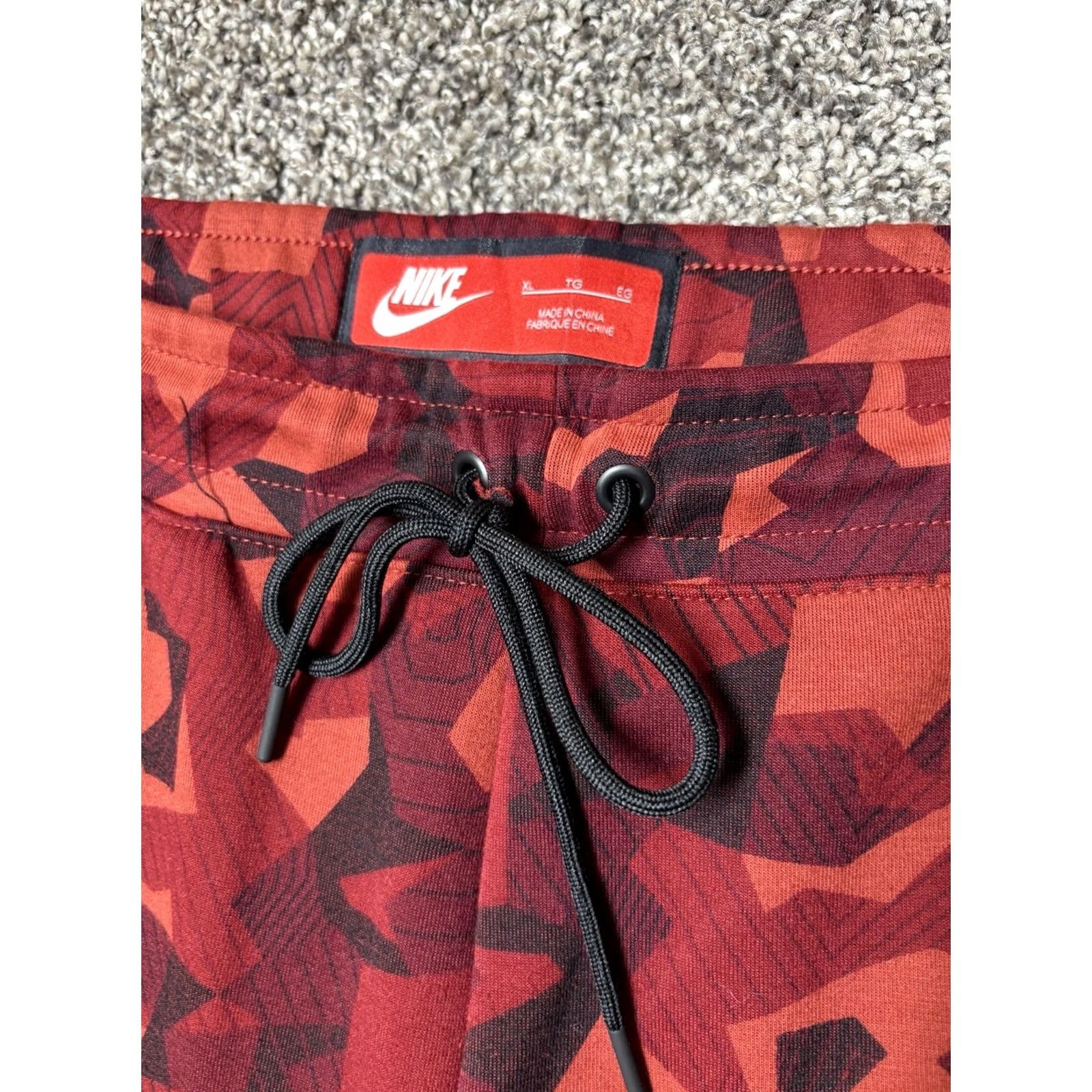 Nike Nike Tech Fleece Pants Joggers Mens XL Red Camo Sweatpants 823499 Size US 36 / EU 52 - 3 Thumbnail