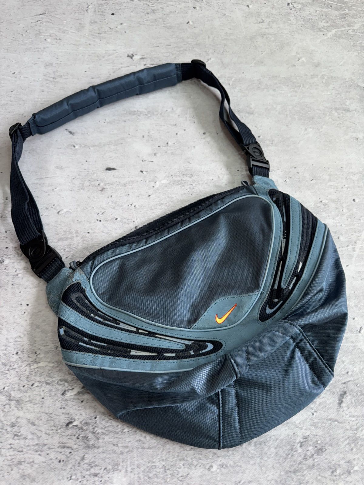 Nike × Vintage NIKE VINTAGE BASIC LOGO 00s 90s PINTEREST STYLE SLING BAG Size ONE SIZE - 3 Thumbnail