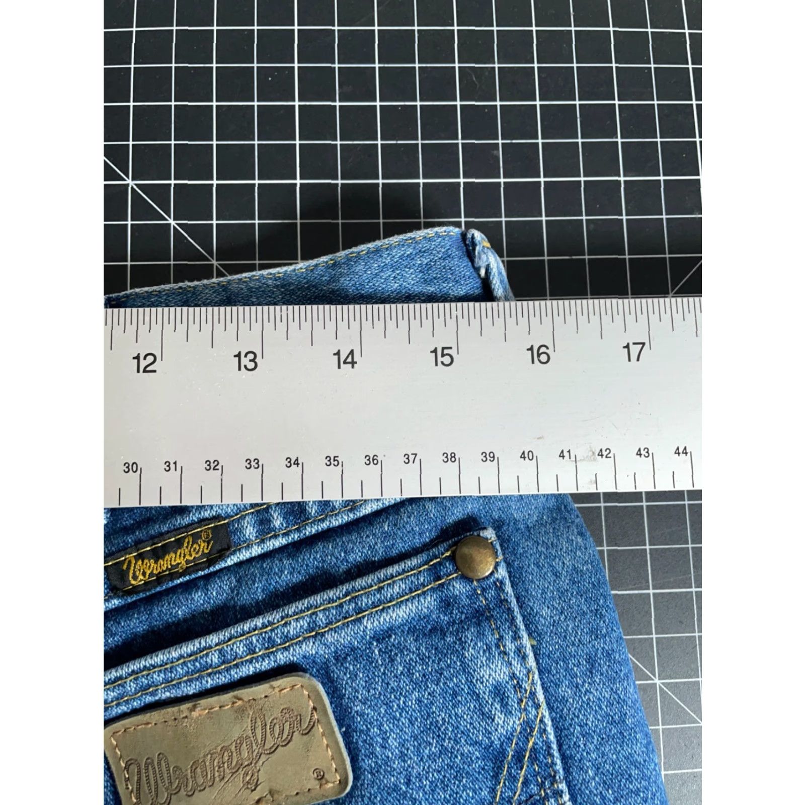 Wrangler VINTAGE Wrangler George Strait Jeans Men's 31 x 33 (33 x 34 Tag) Cowboy Cut Distressed Size US 31 - 5 Thumbnail
