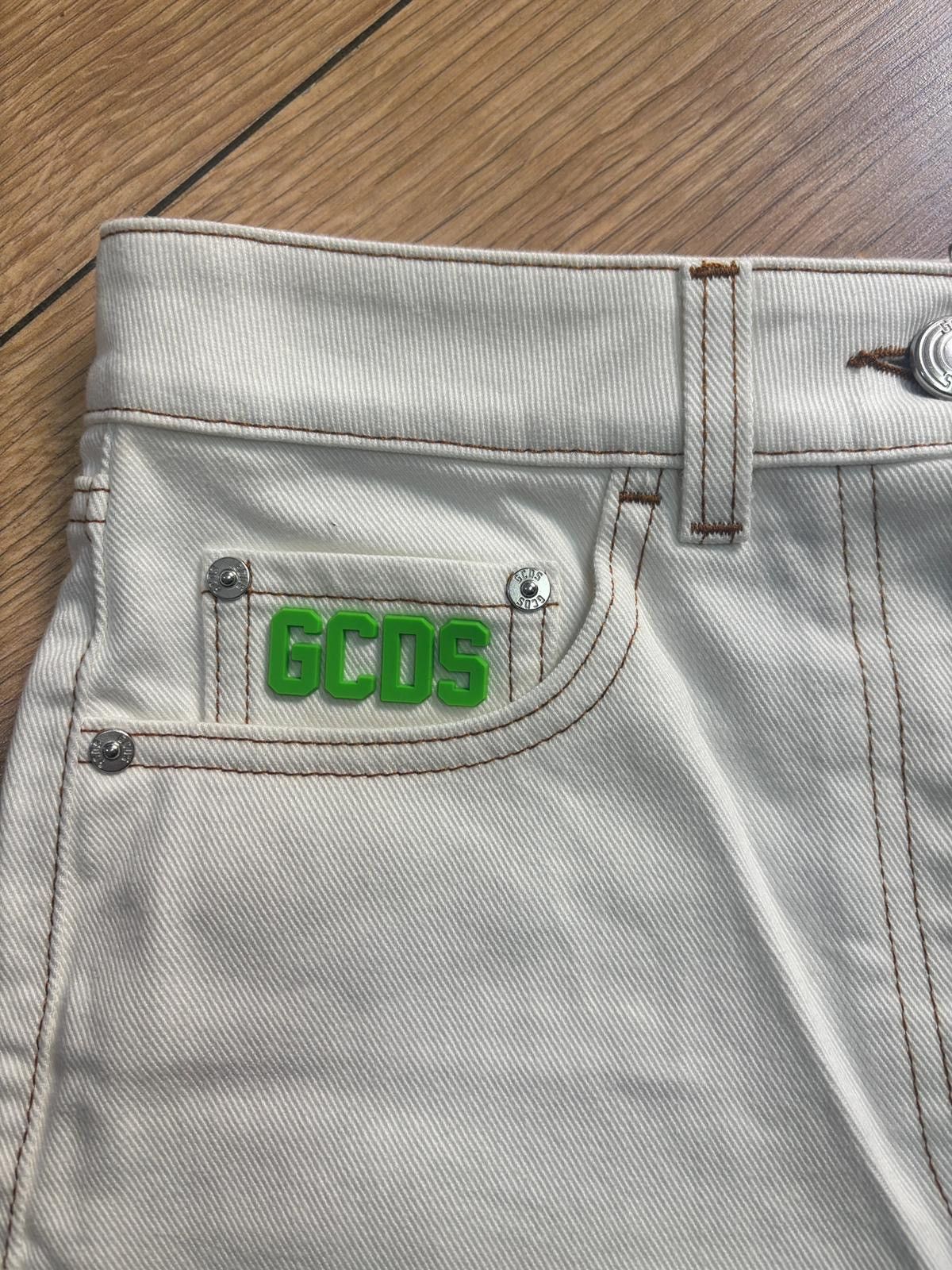 GCDS Women shorts GCDS size 27 Size 27" / US 4 / IT 40 - 3 Thumbnail