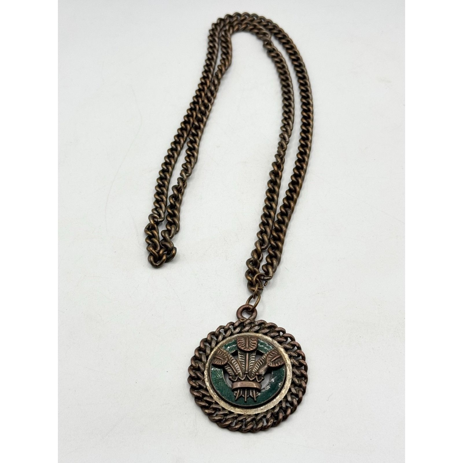 Vintage Estate vintage green enamel crown feather pendant necklace Size ONE SIZE - 2 Thumbnail