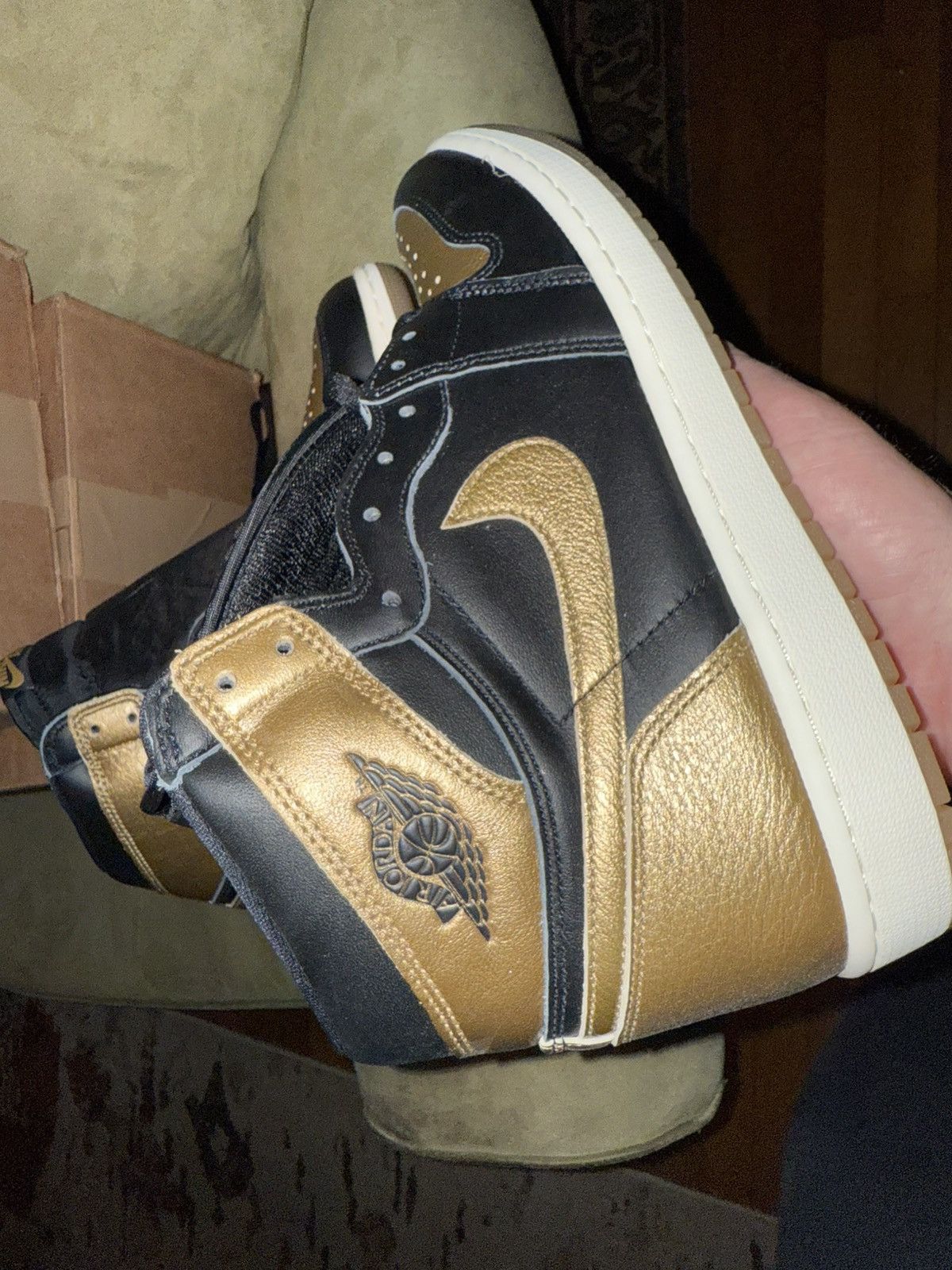 Nike Nike Air Jordan 1 Retro OG High Black/Metallic Gold Sail NEW Size US 9.5 / EU 42-43 - 10 Thumbnail