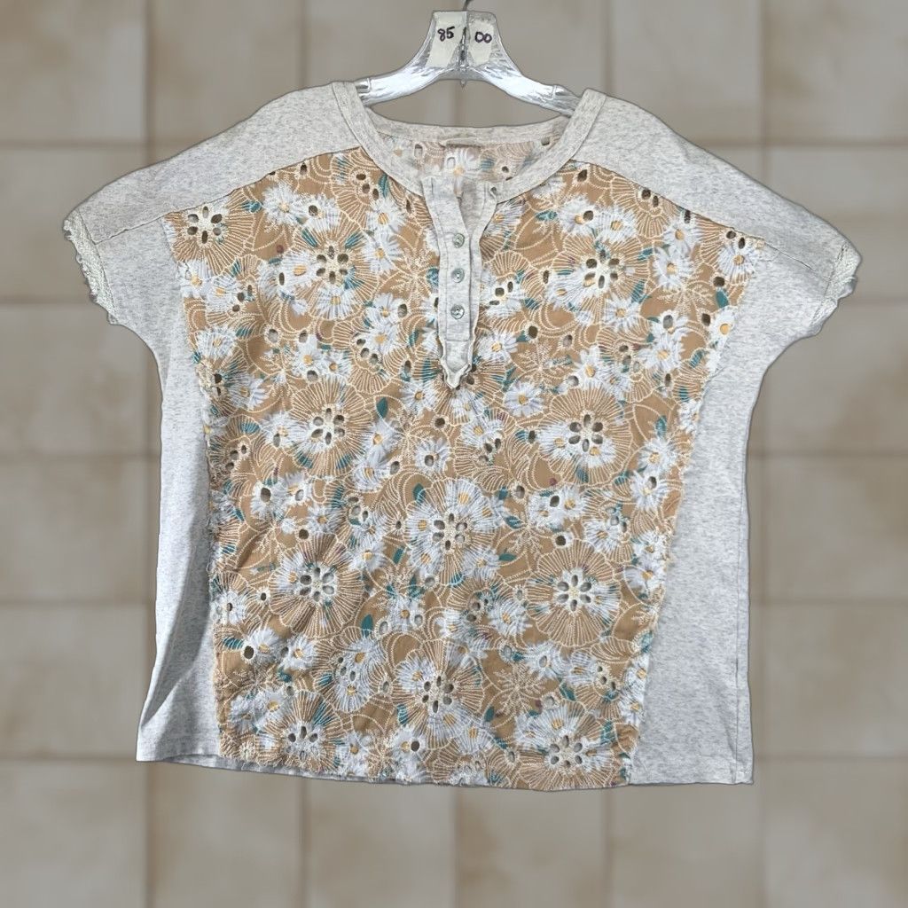 Miss Me Miss Me Bohemian Shirt Women M Beige Short Sleeve Crochet Floral Casual T-Shirt Size M / US 6-8 / IT 42-44 - 1 Thumbnail