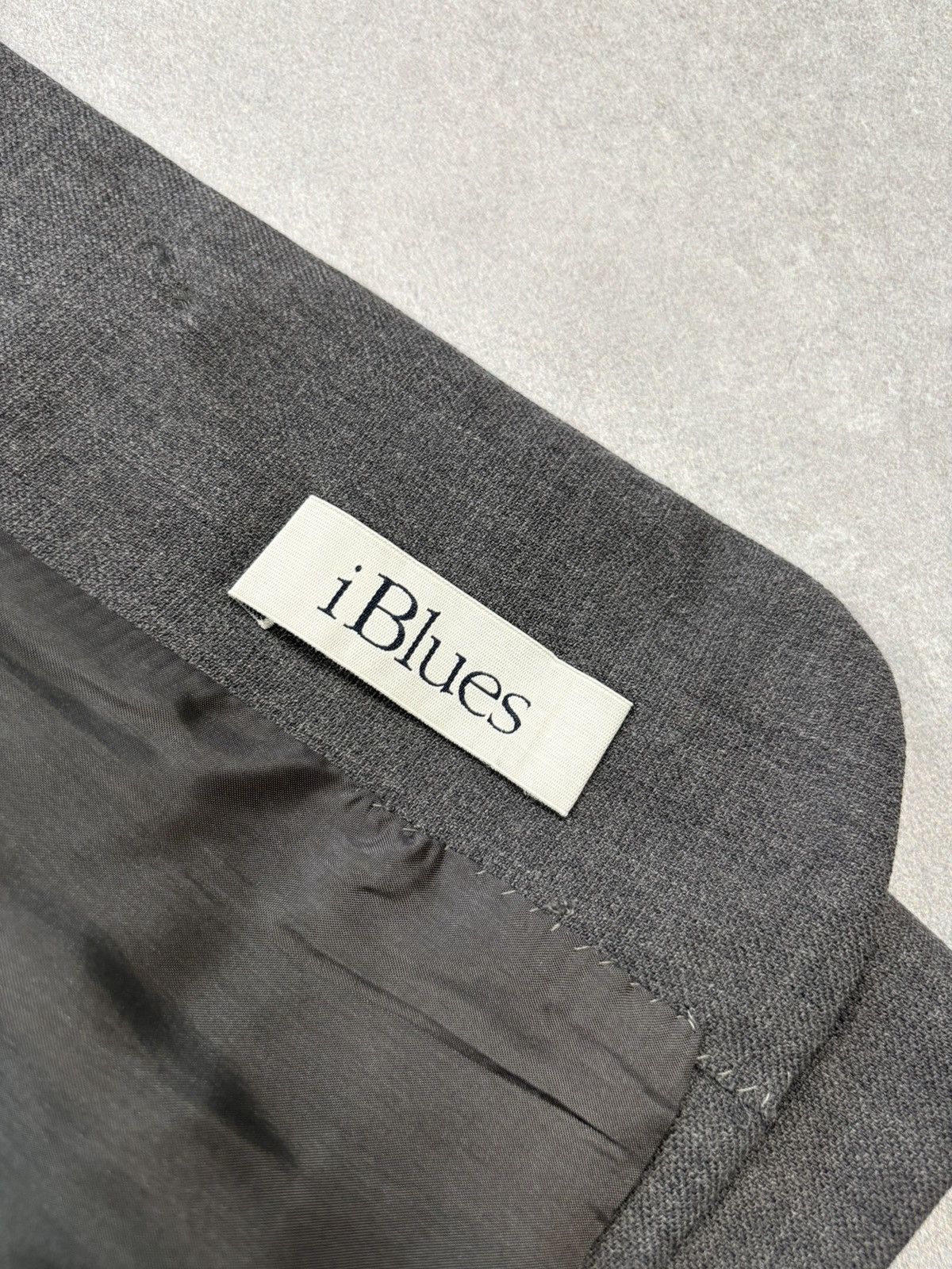 Designer Vintage iBlues Women’s Wool Suit Set Blazer & Skirt Gray Size M / US 6-8 / IT 42-44 - 9 Thumbnail