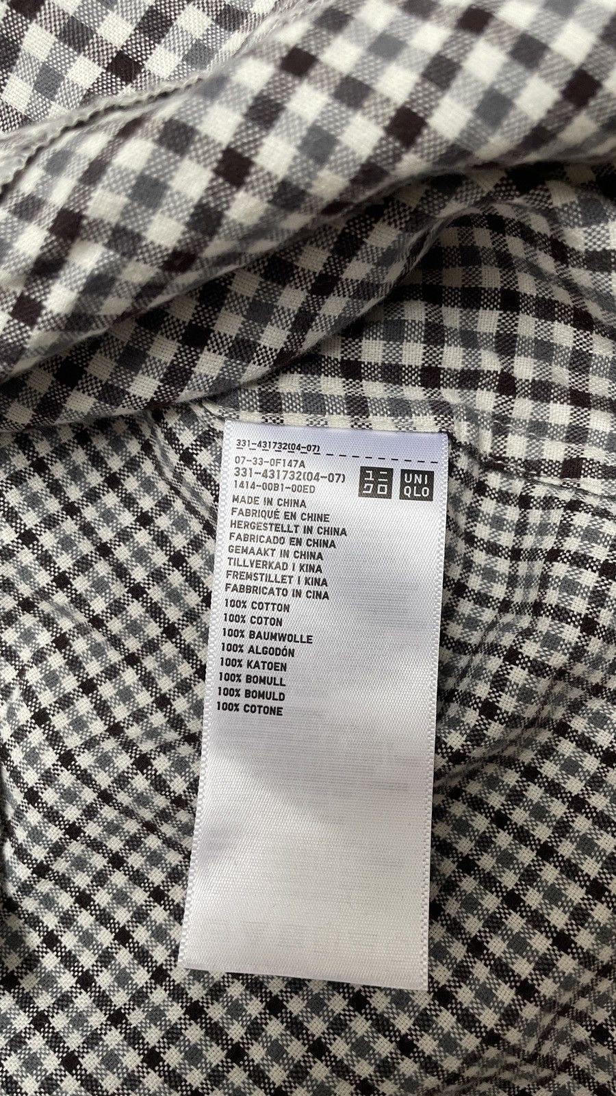 Uniqlo Vintage JW Anderson x Uniqlo Two Tone Shirt Size US M / EU 48-50 / 2 - 7 Thumbnail