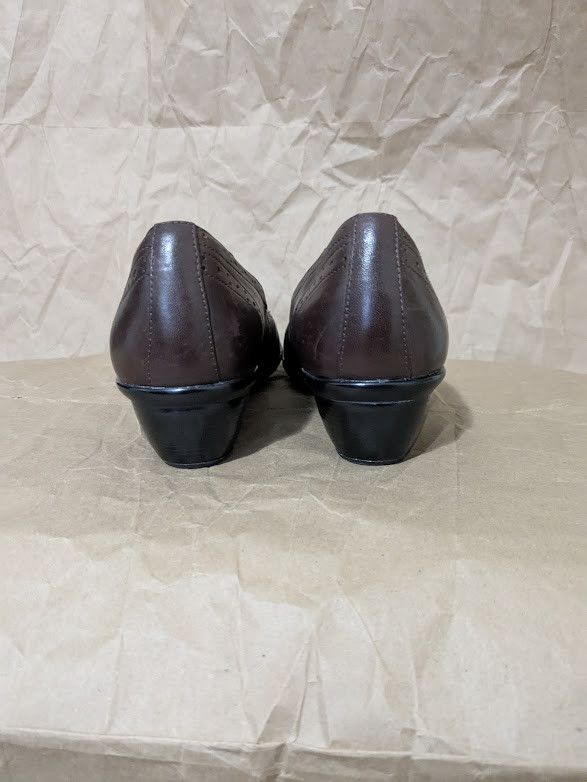 Clarks Un Structure women's suede and leather loafer Size US 8 / IT 38 - 3 Thumbnail