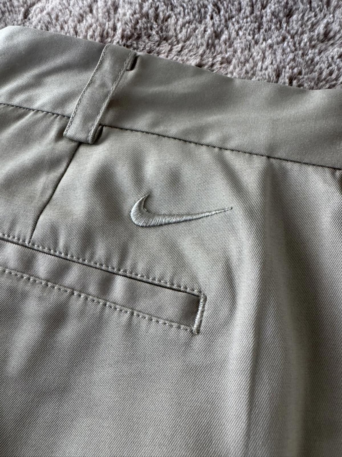 Nike Nike Men's Khaki Golf Shorts Size US 32 / EU 48 - 3 Thumbnail