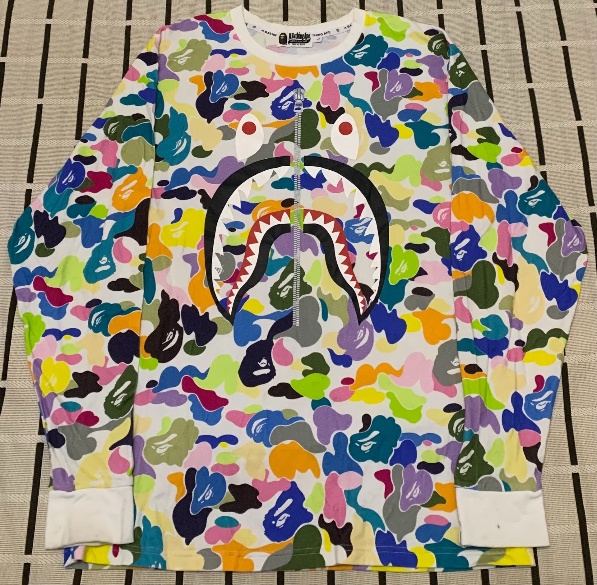 Bape Bape Shark Camo Multi T-Shirt L Men Size US L / EU 52-54 / 3 - 1 Thumbnail