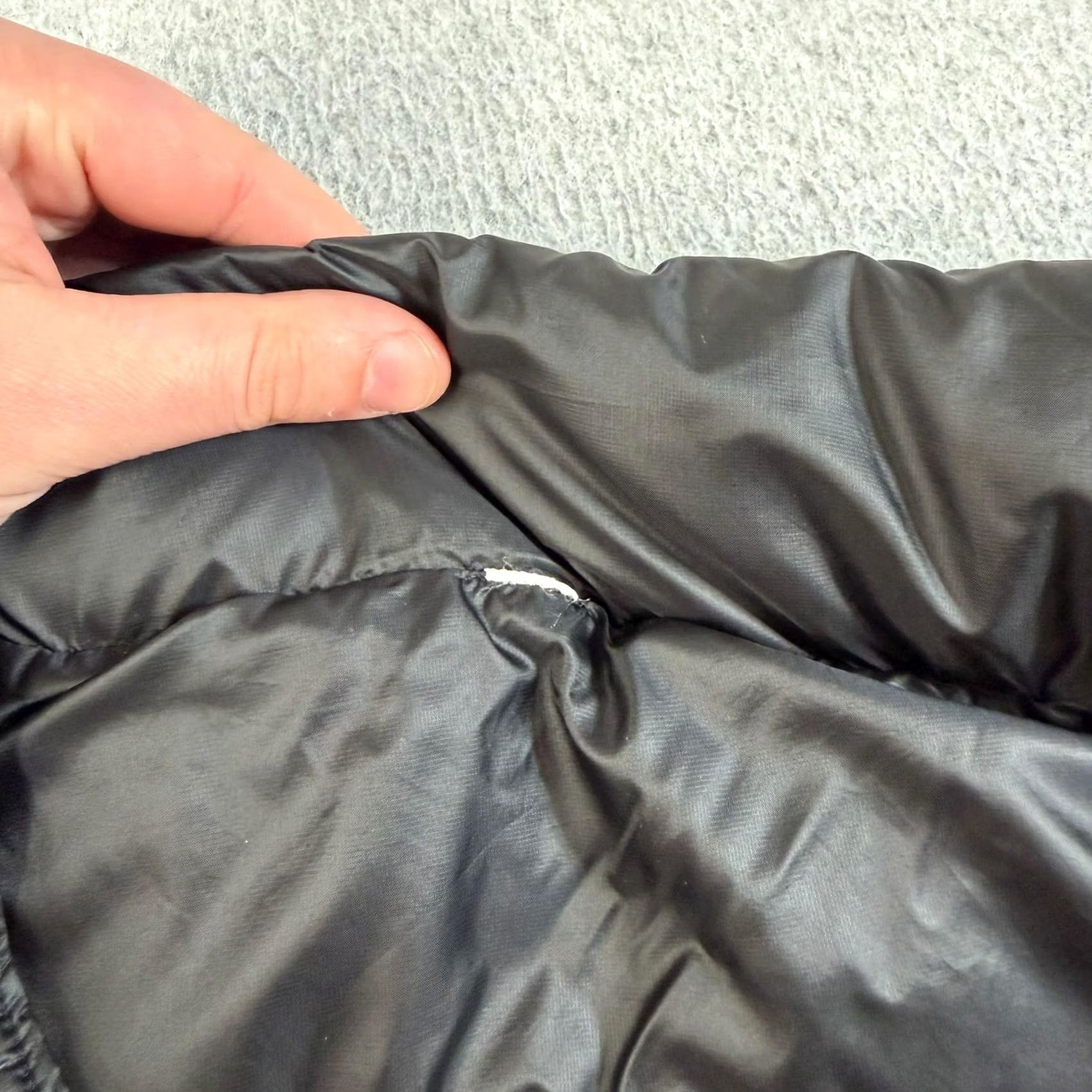 Lululemon Lululemon Vest Womens Medium Black Down Puffer Full Zip Outdoors Hiking Jacket/Coat Vintage No Mens Size M / US 6-8 / IT 42-44 - 4 Thumbnail