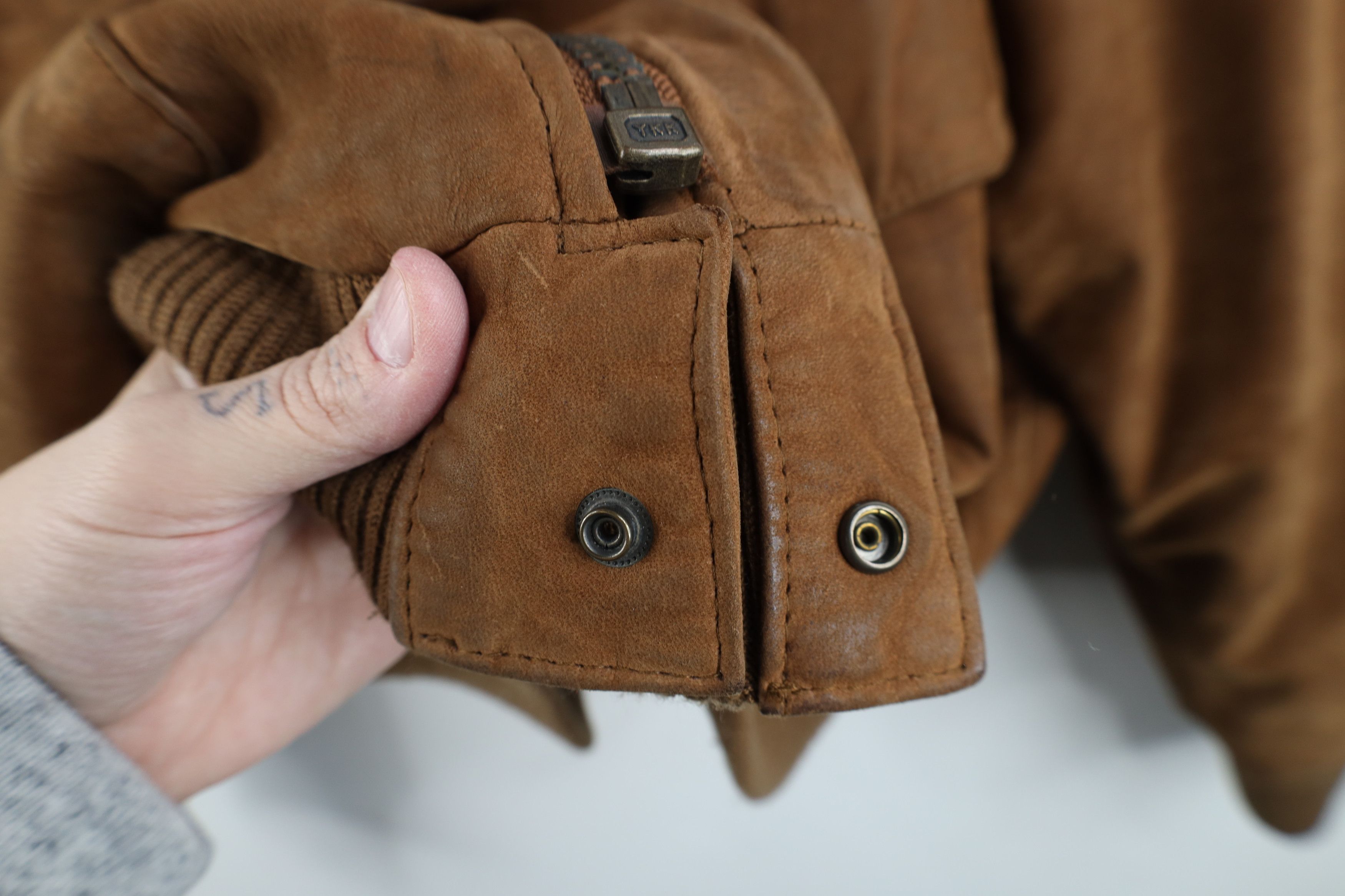 Vintage Vintage 90s Streetwear Suede Leather Flight Bomber Jacket Size US L / EU 52-54 / 3 - 10 Thumbnail