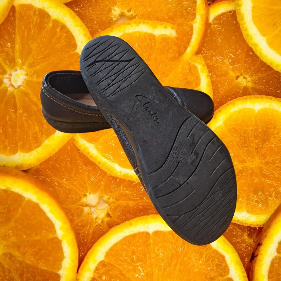Clarks Clarks Soft Cushion Black Loafer with Accent Buttons Size 7 Size US 7.5 / IT 37.5 - 6 Thumbnail