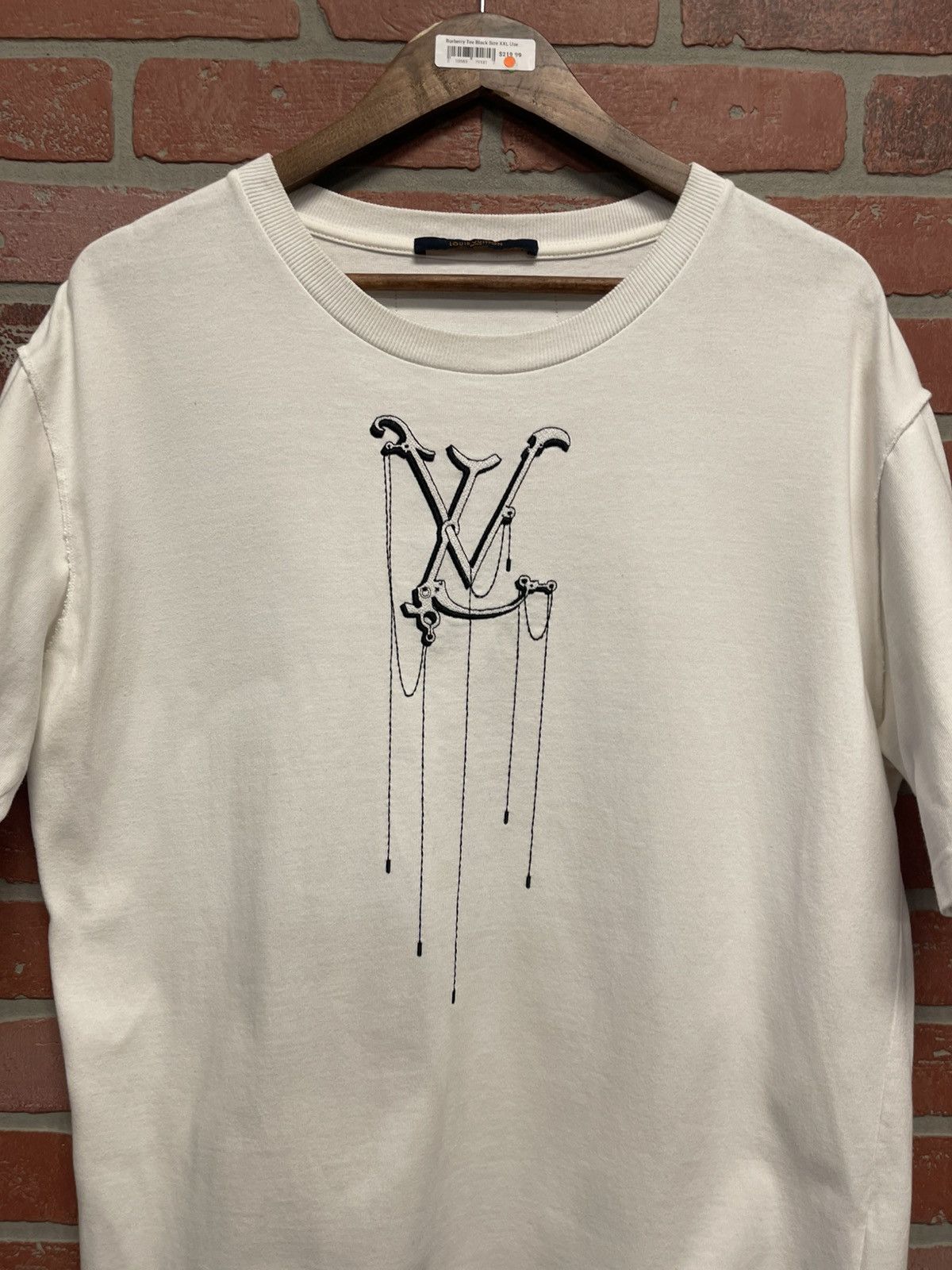 Louis Vuitton Size L - Louis Vuitton White Pendant Drip Logo Embroidered Size US L / EU 52-54 / 3 - 4 Thumbnail