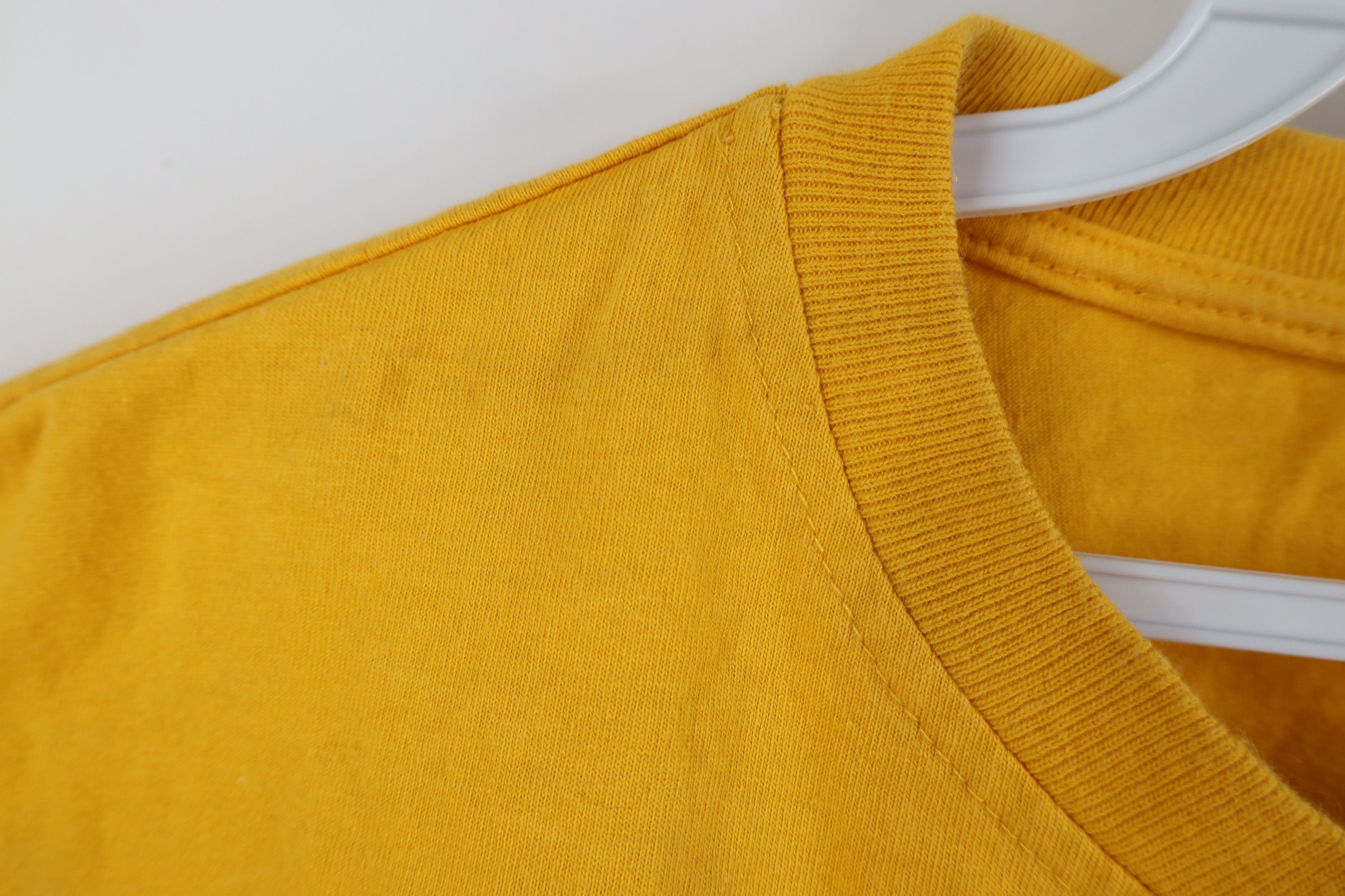 Vintage Vintage 90s Spalding Fire Flames Short Sleeve T-Shirt Yellow Size US L / EU 52-54 / 3 - 5 Thumbnail