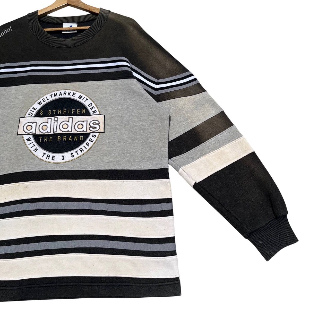 Adidas RARE🔥 Disstressed Vintage 90s Adidas Big Logo Spellout Size US L / EU 52-54 / 3 - 11 Thumbnail