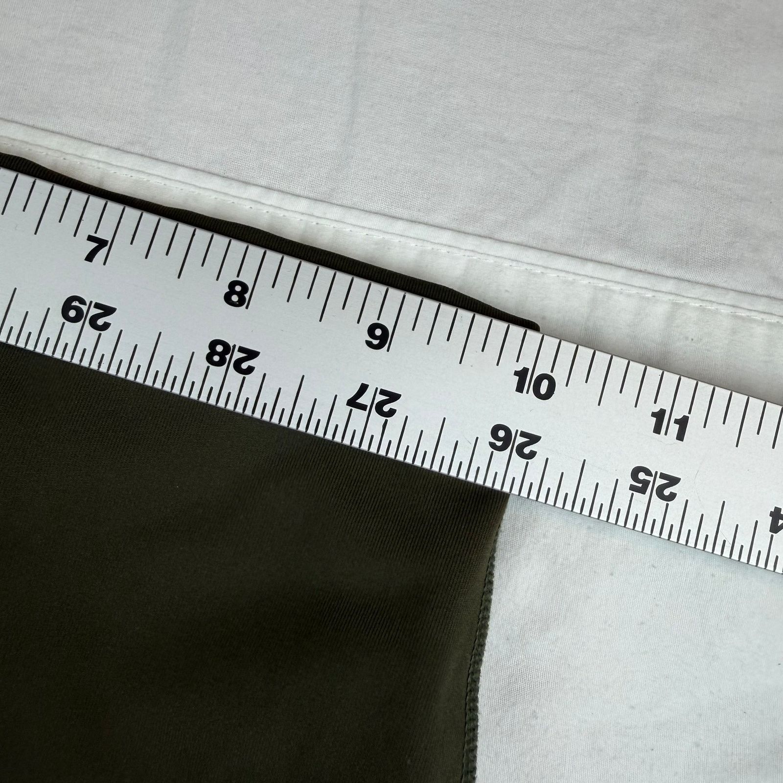 Lululemon Lululemon Olive Green Crop Leggings Size 2 Size 24" / US 00 / IT 34 - 4 Thumbnail