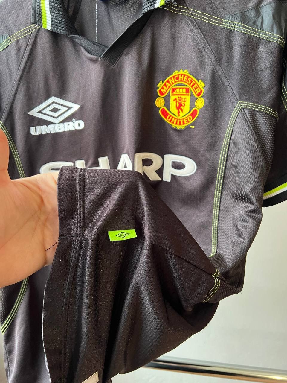 Umbro 1998/99 MANCHESTER UNITED THIRD SOCCER JERSEY FOOTBALL SHIRT Size US M / EU 48-50 / 2 - 11 Thumbnail