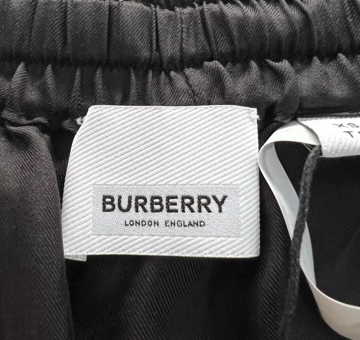 Burberry Burberry Black Letter Printed Shorts J41 Size US 30 / EU 46 - 3 Thumbnail
