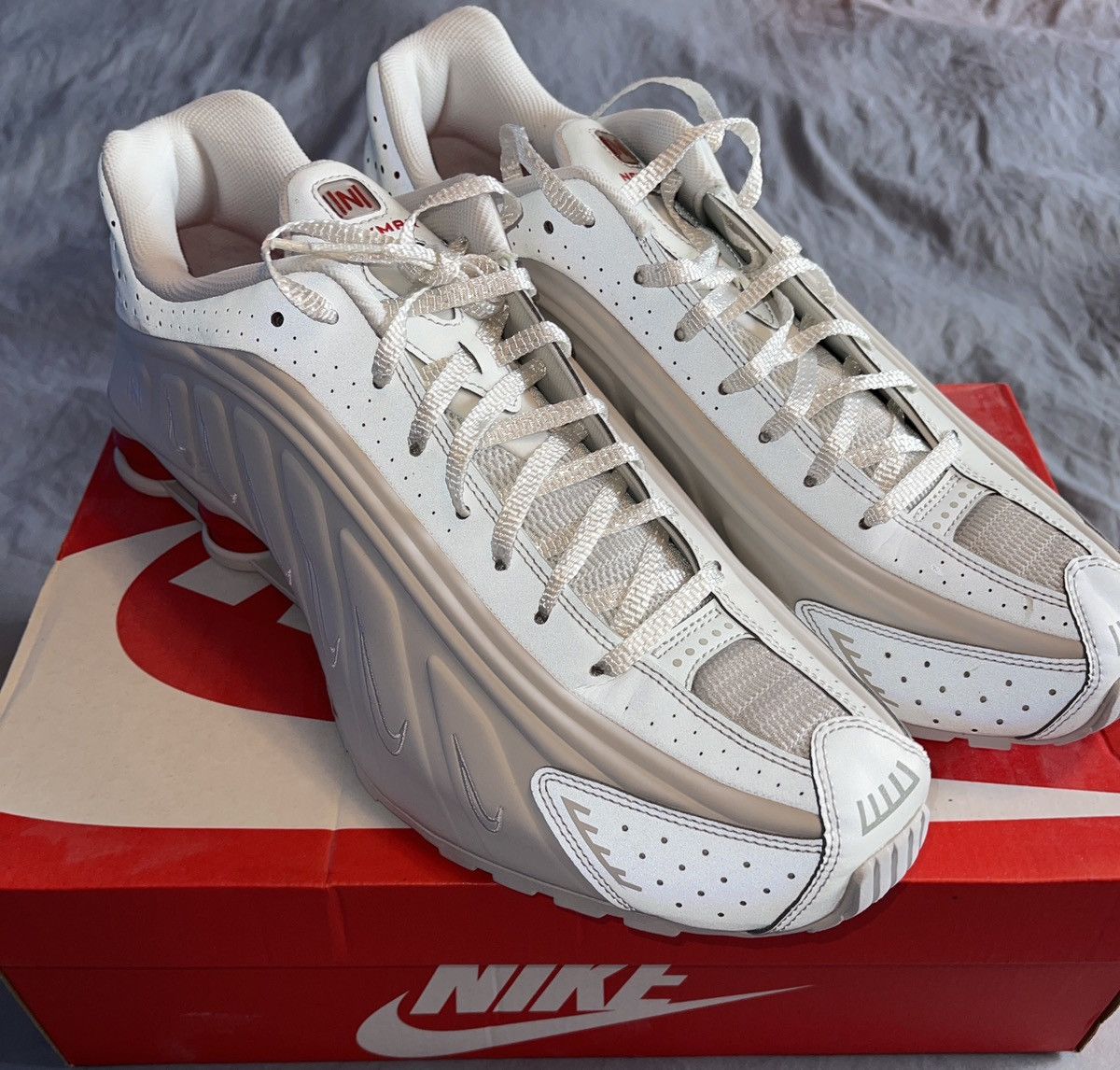Nike Nike Shox R4 x Neymar White US 15 [BV1387-002] Size US 15 / EU 48 - 2 Thumbnail
