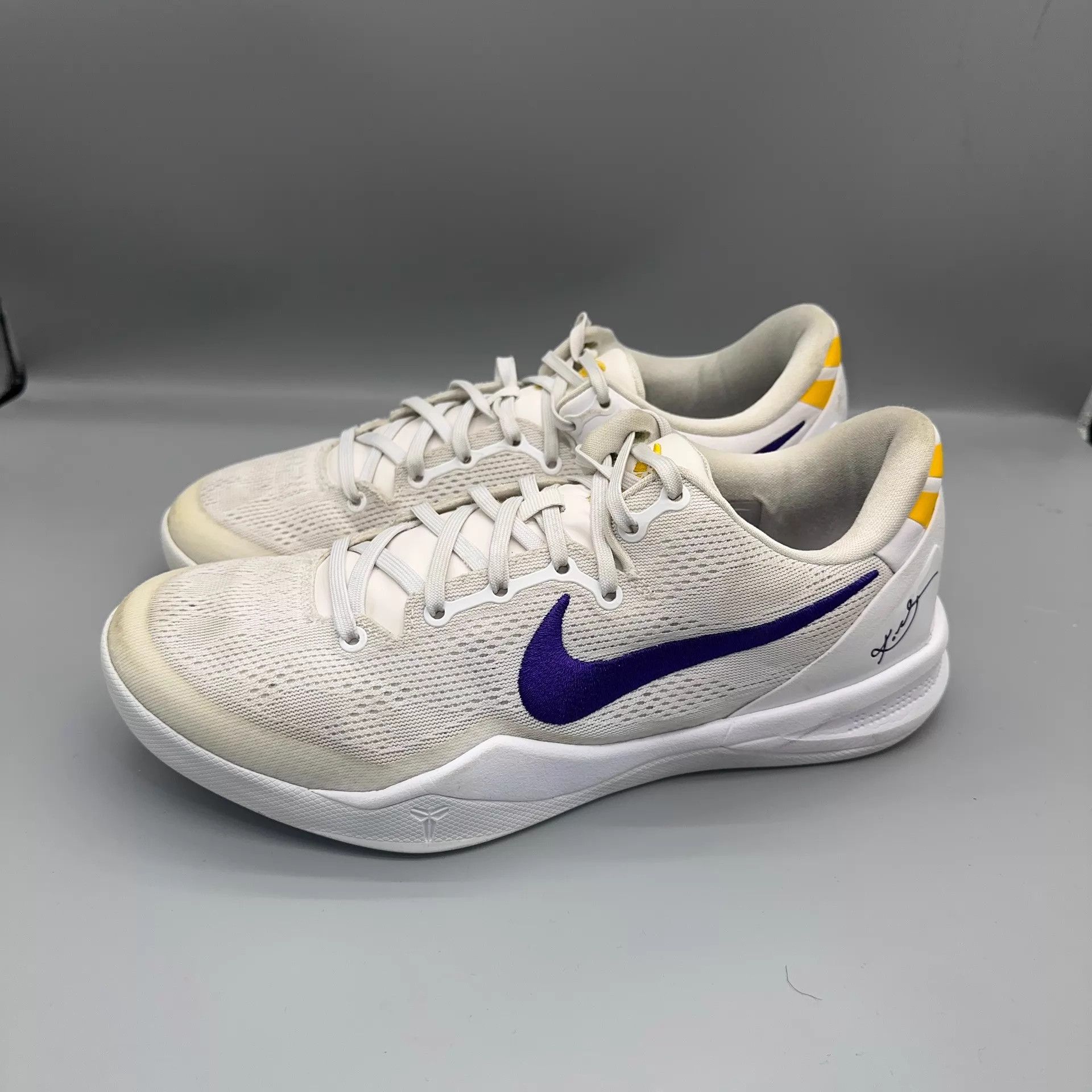 Nike Nike Kobe 8 White HF9550-100 Size 42.5 Size US 9.5 / EU 42-43 - 1 Thumbnail