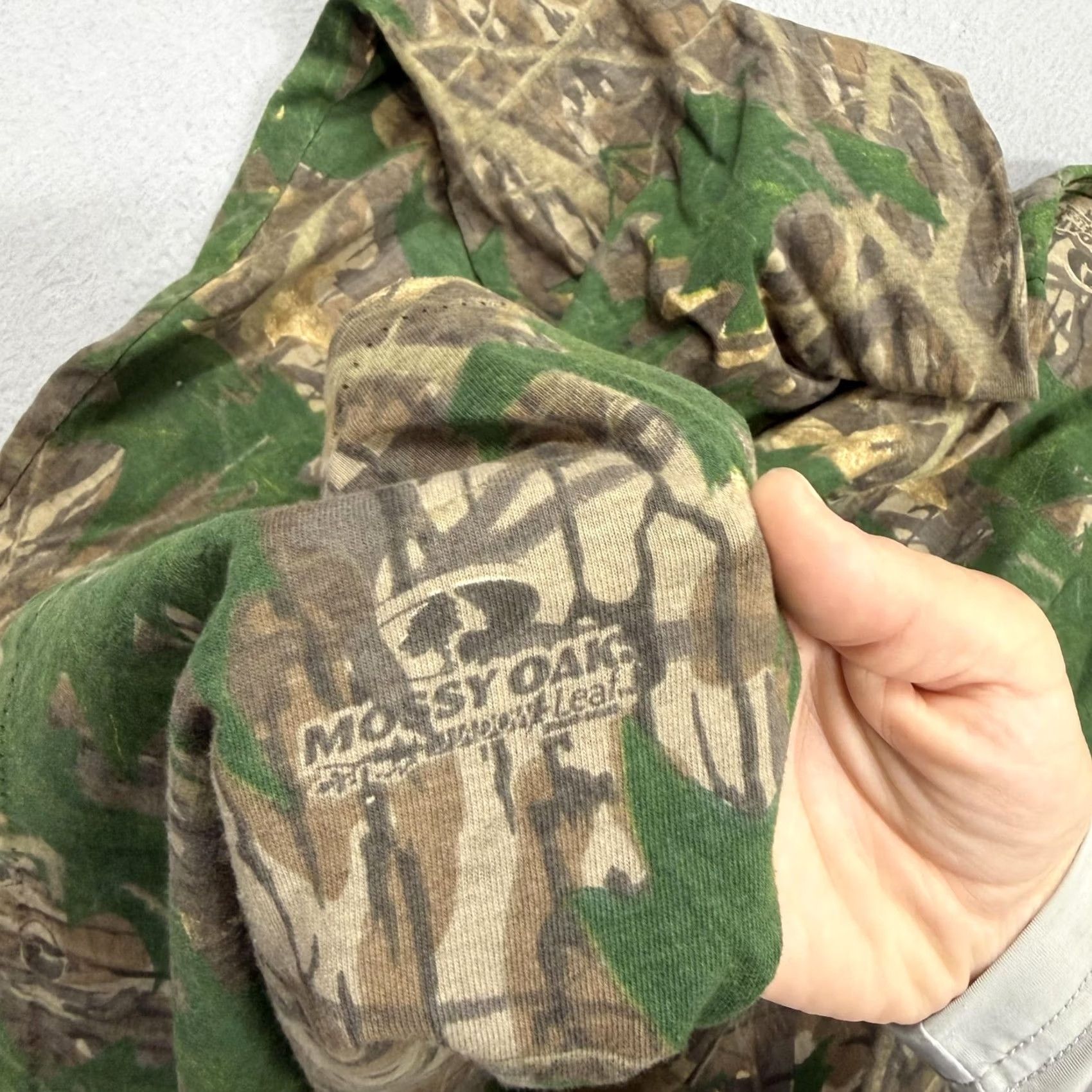 Vintage Mossy Oak shirt Mens XL Shadow Leaf camo camouflage hunting 90s USA Shirt Mens XL Mossy Oak Shadow Leaf camo hunting USA Size US L / EU 52-54 / 3 - 5 Thumbnail