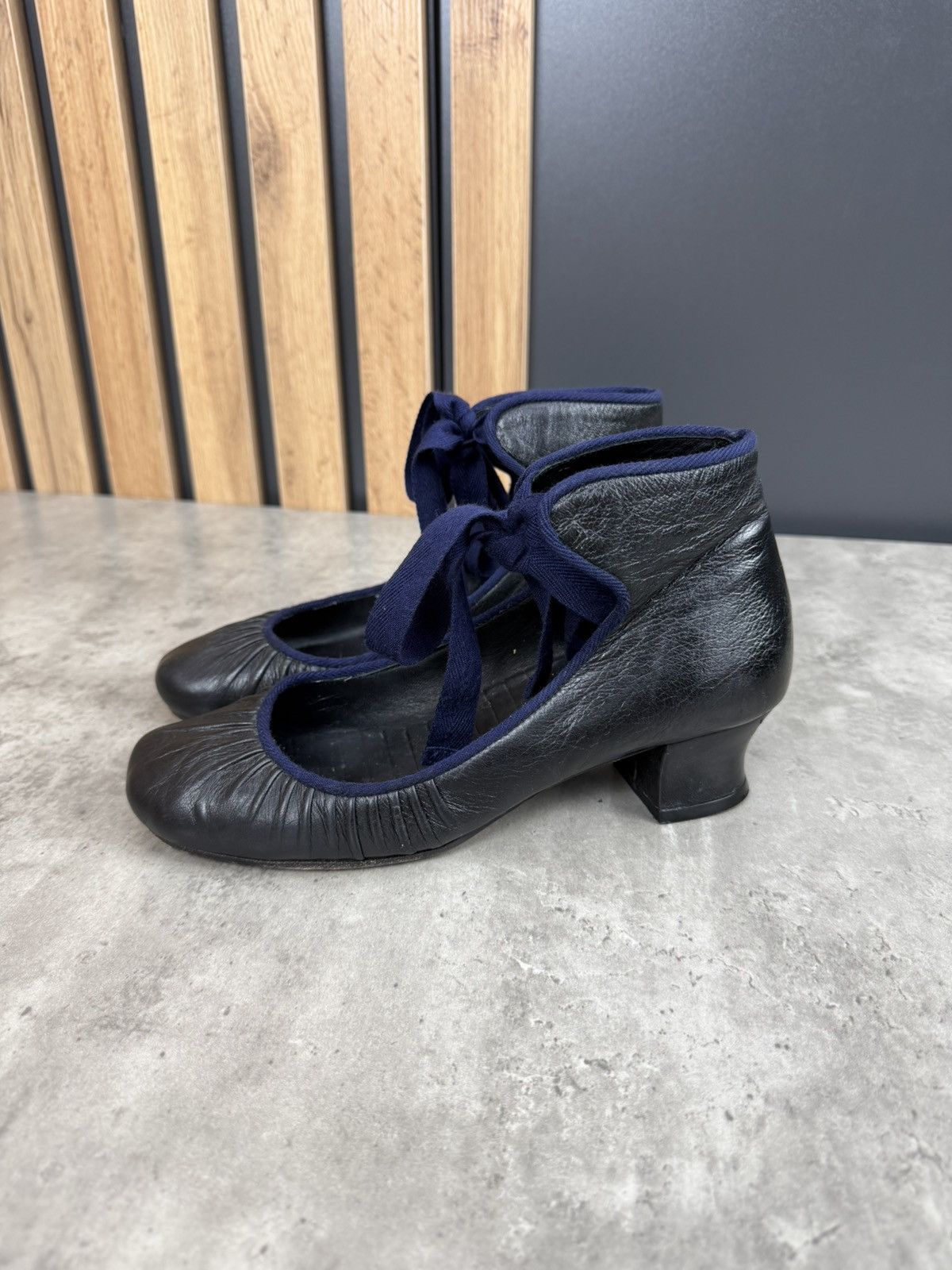 Vintage Chie Mihara Black Leather Ribbon Heels Pumps Size 39 Size US 9 / IT 39 - 1 Thumbnail