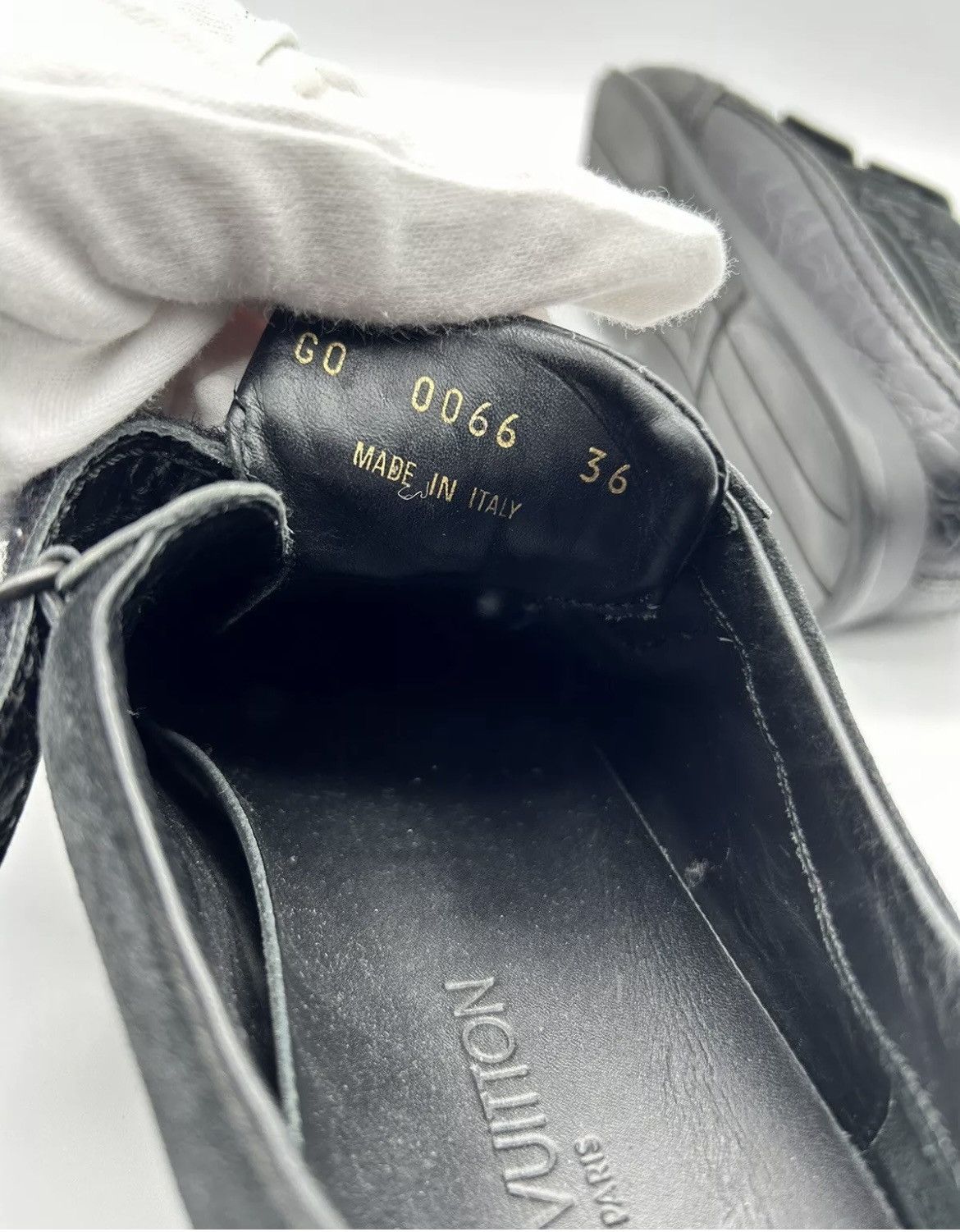 Louis Vuitton Louis Vuitton Sneakers Women Black Leather suede closure 36 Size US 5 / IT 35 - 15 Thumbnail