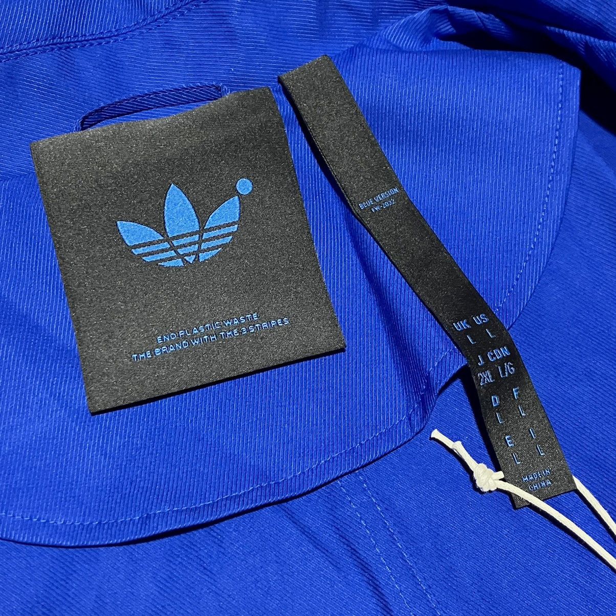 Adidas F/W’2022 ADIDAS Blue Version Essentials Mackintosh Jacket Size US L / EU 52-54 / 3 - 13 Thumbnail