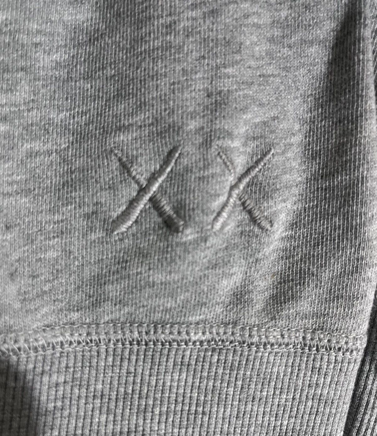 Kaws × Uniqlo KAWS SESAME STREET x UNIQLO CREWNECK Size US M / EU 48-50 / 2 - 5 Thumbnail