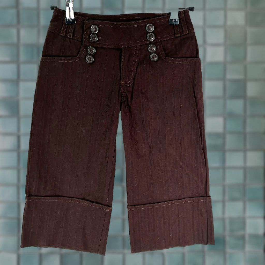 Vintage Takara Womens Capri Pants Regular Fit Brown 13 Inseam Cuffed Hem Zip Pockets Belt Loops 22x13 7 Cotton Spandex Size 28" / US 6 / IT 42 - 1 Thumbnail
