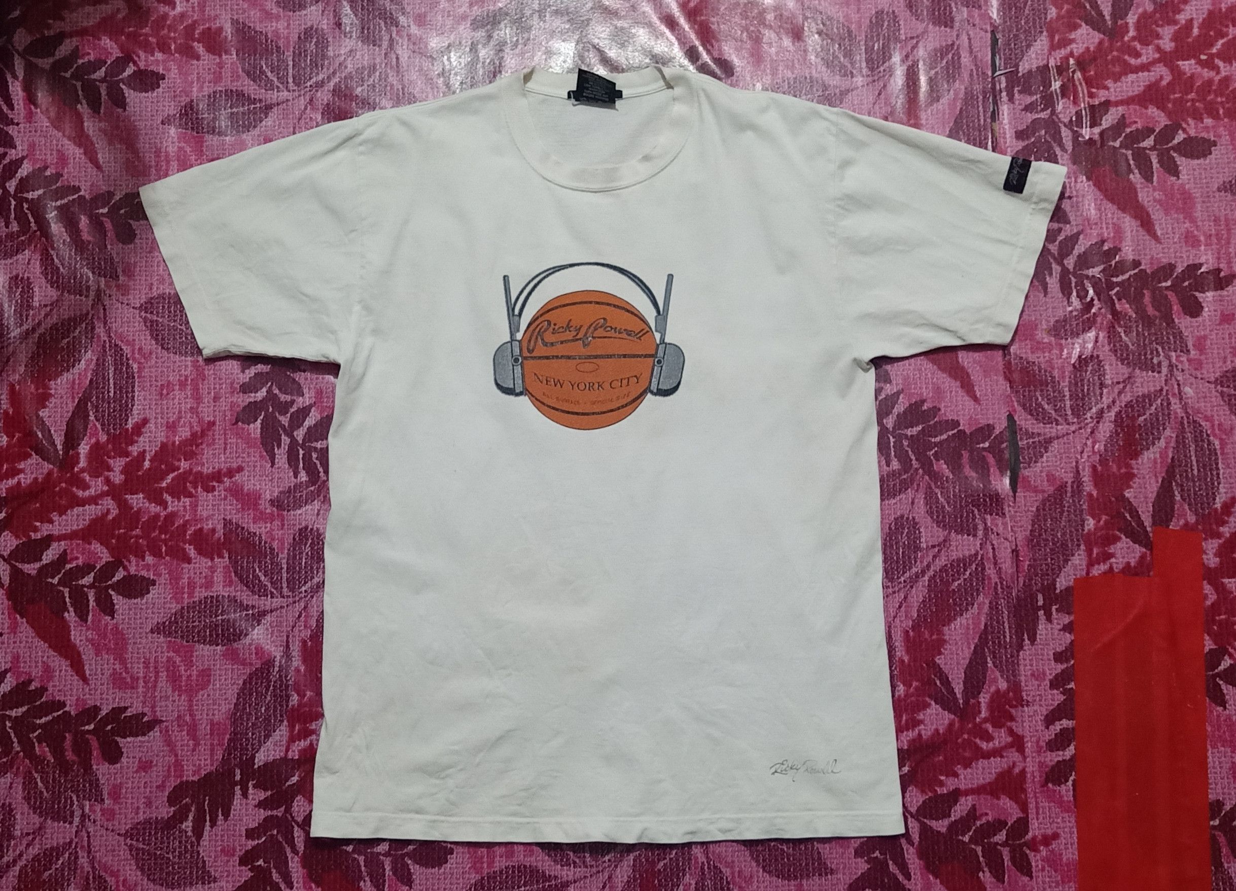 Band Tees Vtg Ricky Powell NYC distressed tee Size US L / EU 52-54 / 3 - 1 Thumbnail