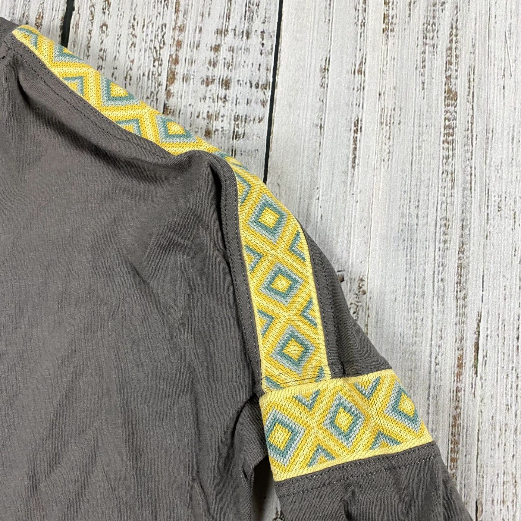Urban Outfitters URBAN OUTFITTERS Long Sleeve Shirt Gray Greek Key Design Small Mens Size US S / EU 44-46 / 1 - 2 Thumbnail