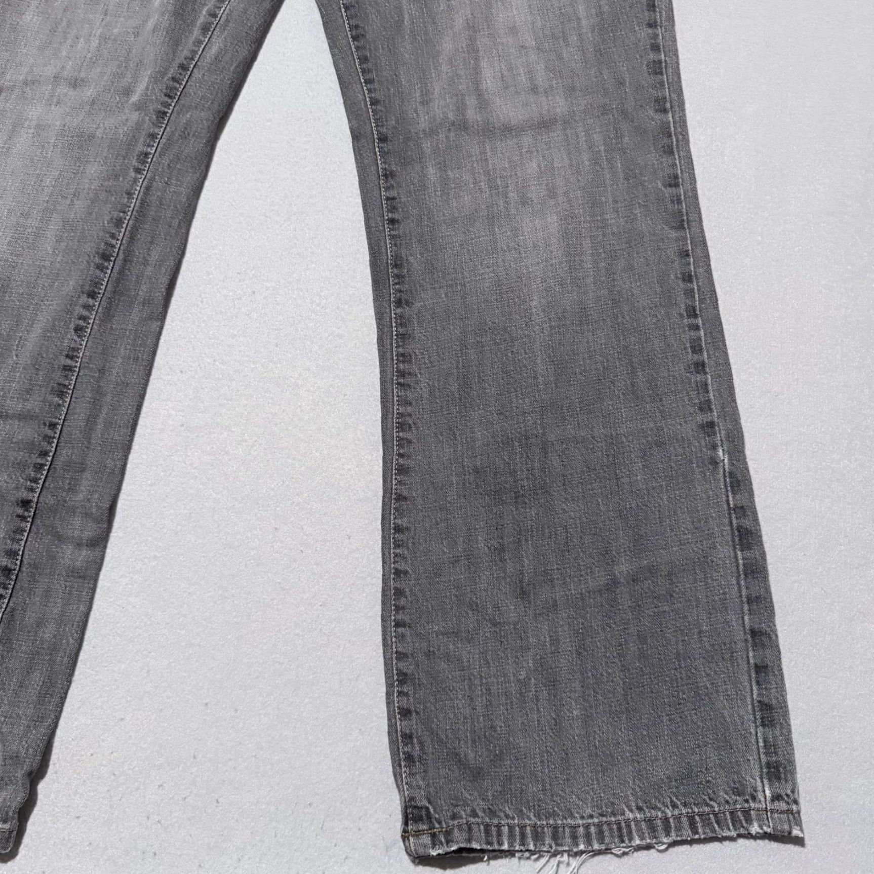 Calvin Klein Calvin Klein Jeans Men Gray Denim Mid Rise Classic Straight Zip Jeans 38 Velcro? Size US 38 / EU 54 - 4 Thumbnail