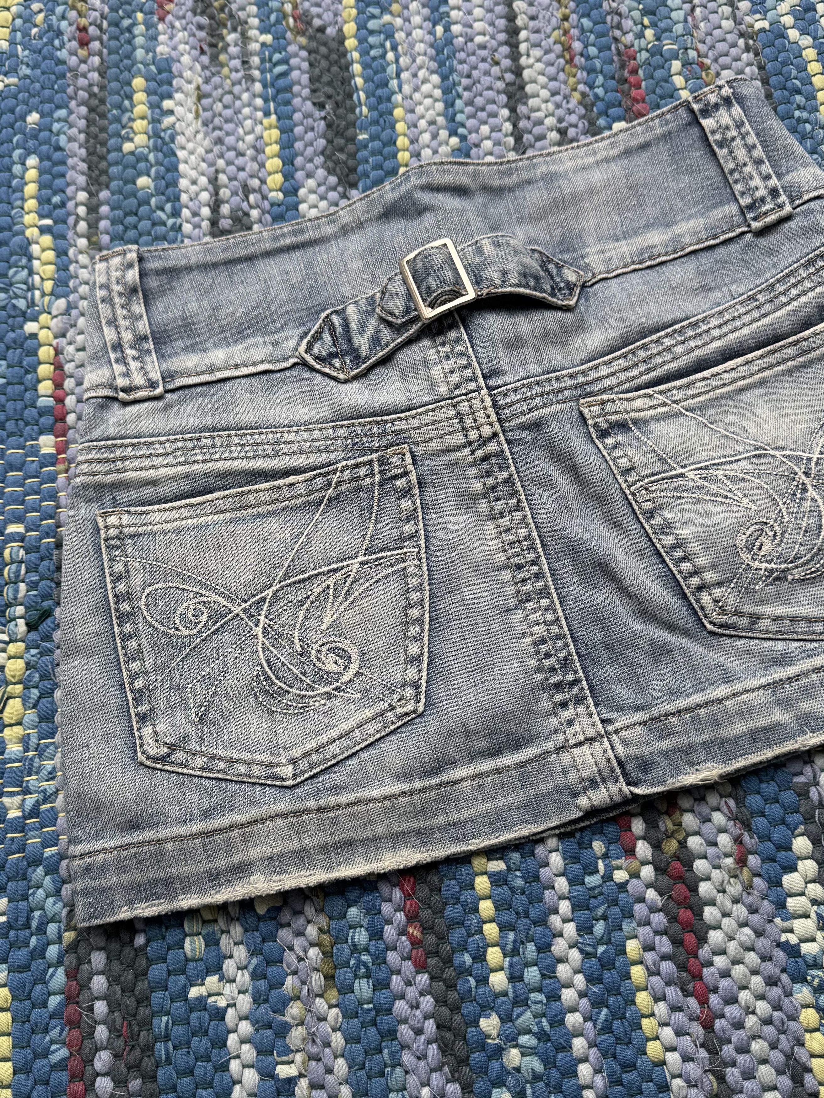 Vintage Vintage Denim Skirt With Belt At The Back A8D15(V8) Size 25" / US 0 / IT 36 - 7 Thumbnail