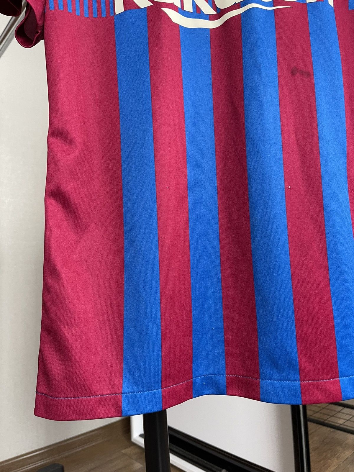 Nike 2021/2022 Nike Barcelona Soccer Jersey T-Shirt Tee Size US S / EU 44-46 / 1 - 14 Thumbnail