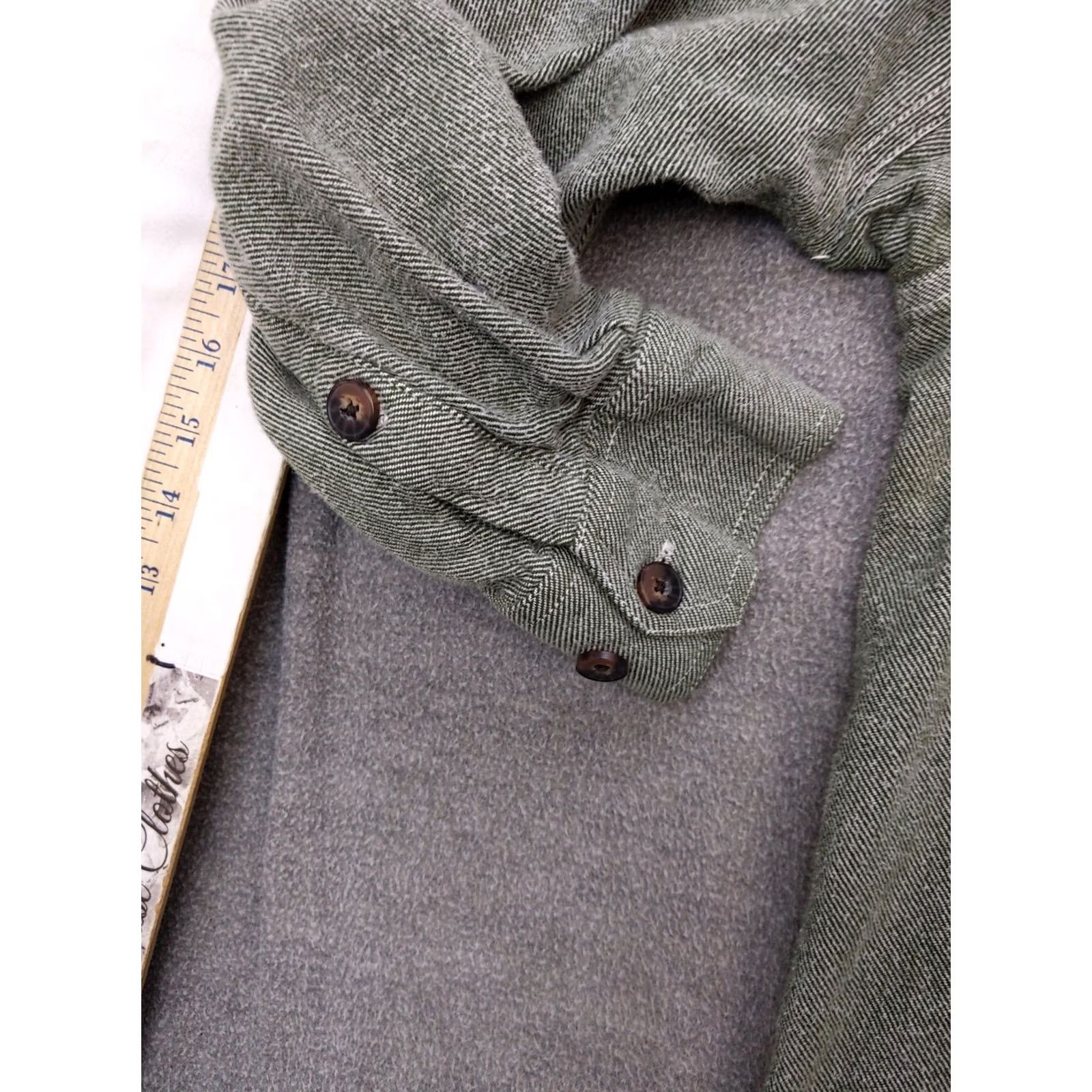 Duluth Trading Company Duluth Trading Co Shirt Mens L Green Cotton Twill Button Up Pockets Size US L / EU 52-54 / 3 - 3 Thumbnail