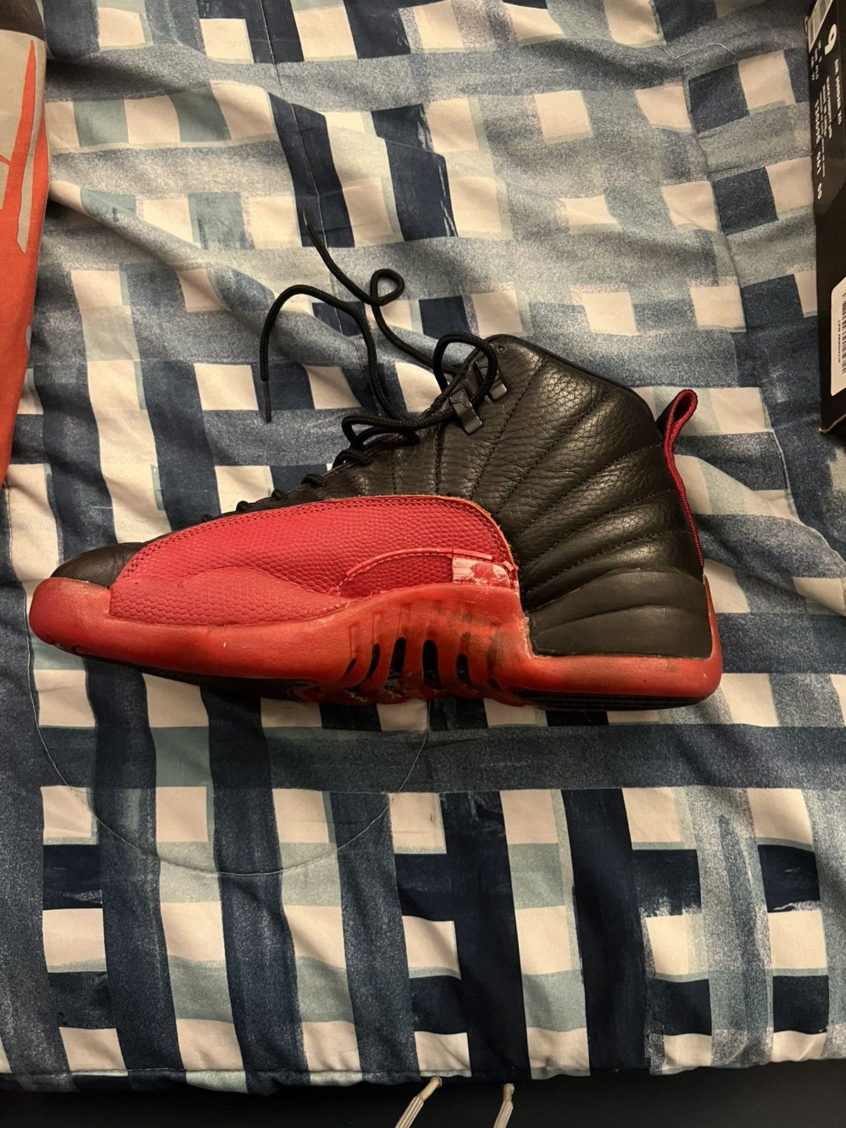 Jordan Brand Jordan 12 flu game Size US 9 / EU 42 - 3 Thumbnail