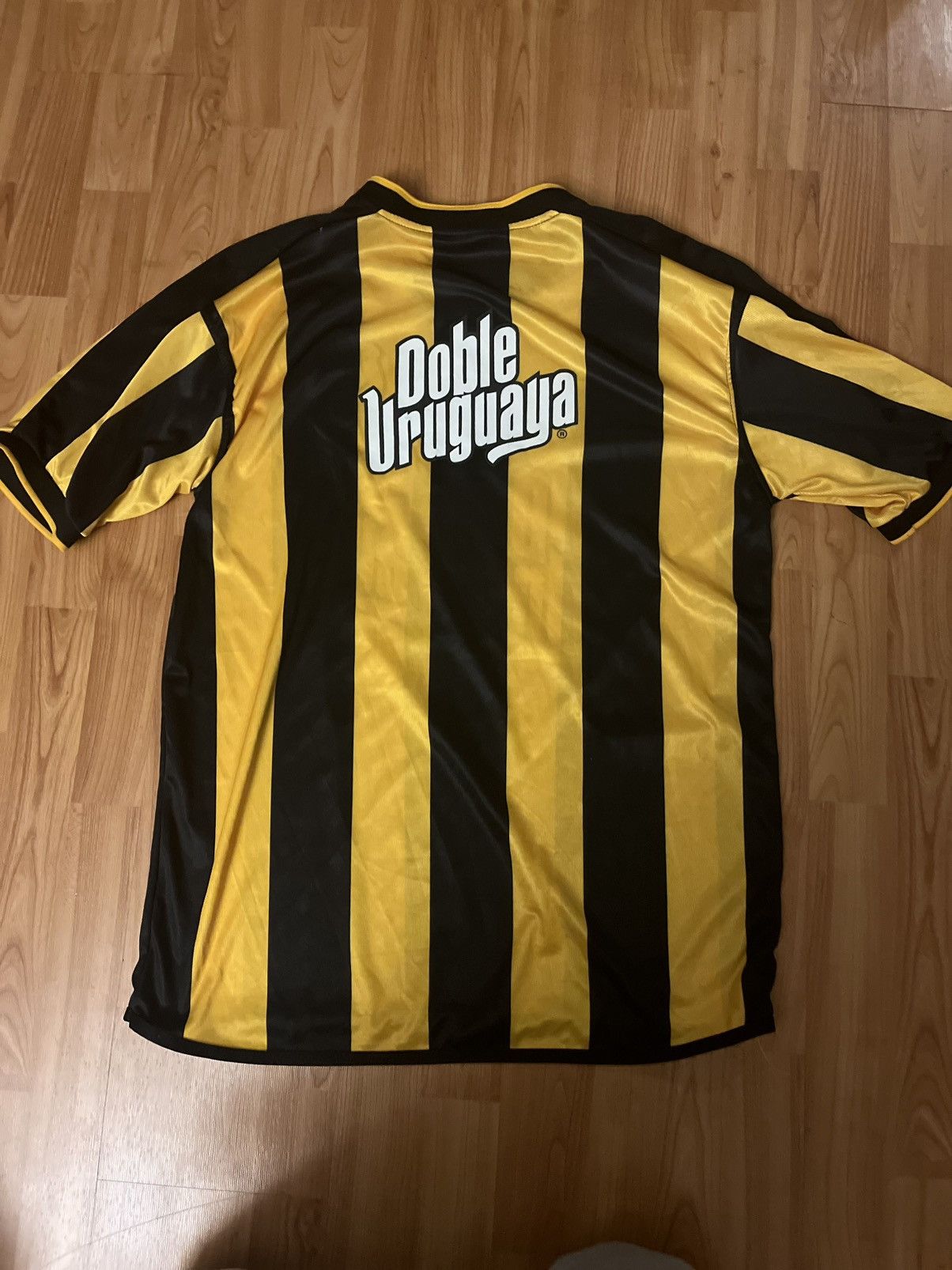 Other Rare early 2000s Penarol Home kit/jersey size L Size US L / EU 52-54 / 3 - 7 Thumbnail