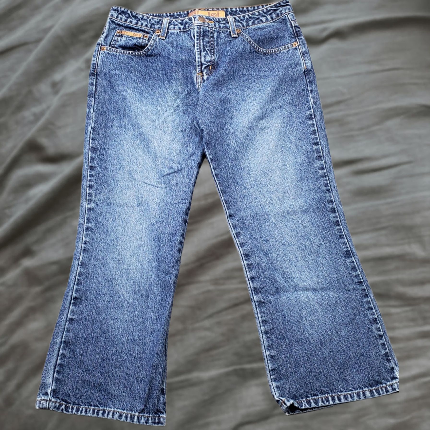 Vintage LEI Jeans Women Size 7 Blue Denim Medium Wash Straight Leg Arcuate Pocket Size 28" / US 6 / IT 42 - 1 Thumbnail