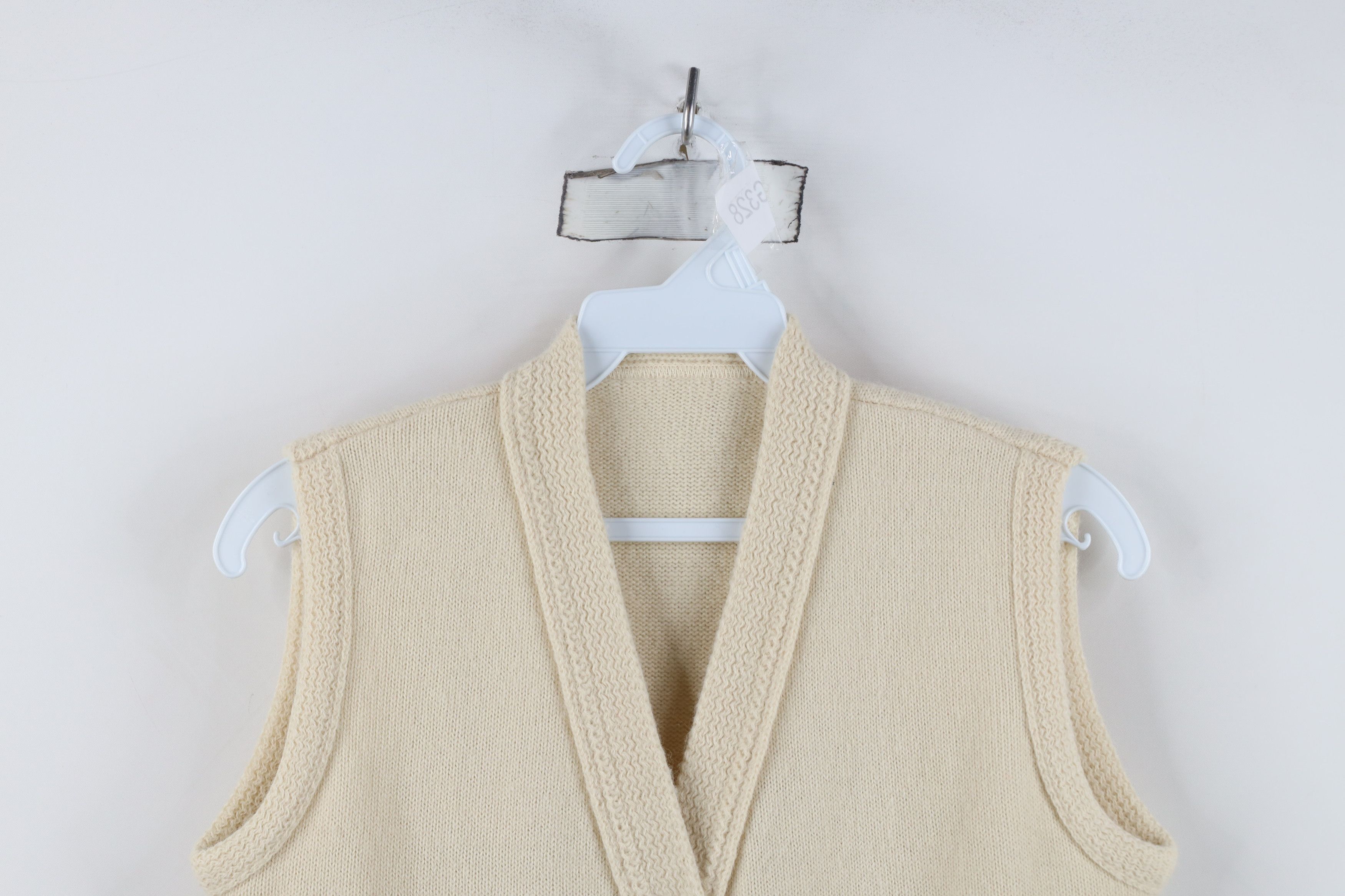 Vintage Vintage 50s Streetwear Eye Button Knit Cardigan Sweater Vest Size S / US 4 / IT 40 - 2 Thumbnail