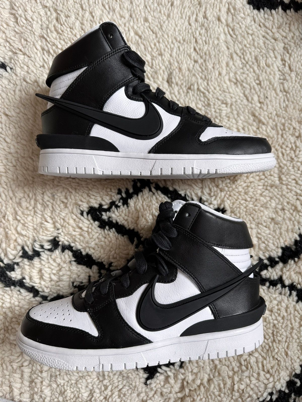Nike Nike Dunk HI/ Ambush Size US 7 / EU 40 - 2 Thumbnail