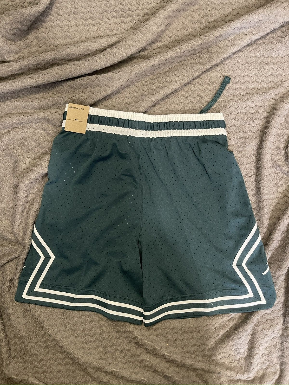 Jordan Brand × Nike Nike Jordan Shorts Size US 32 / EU 48 - 2 Thumbnail