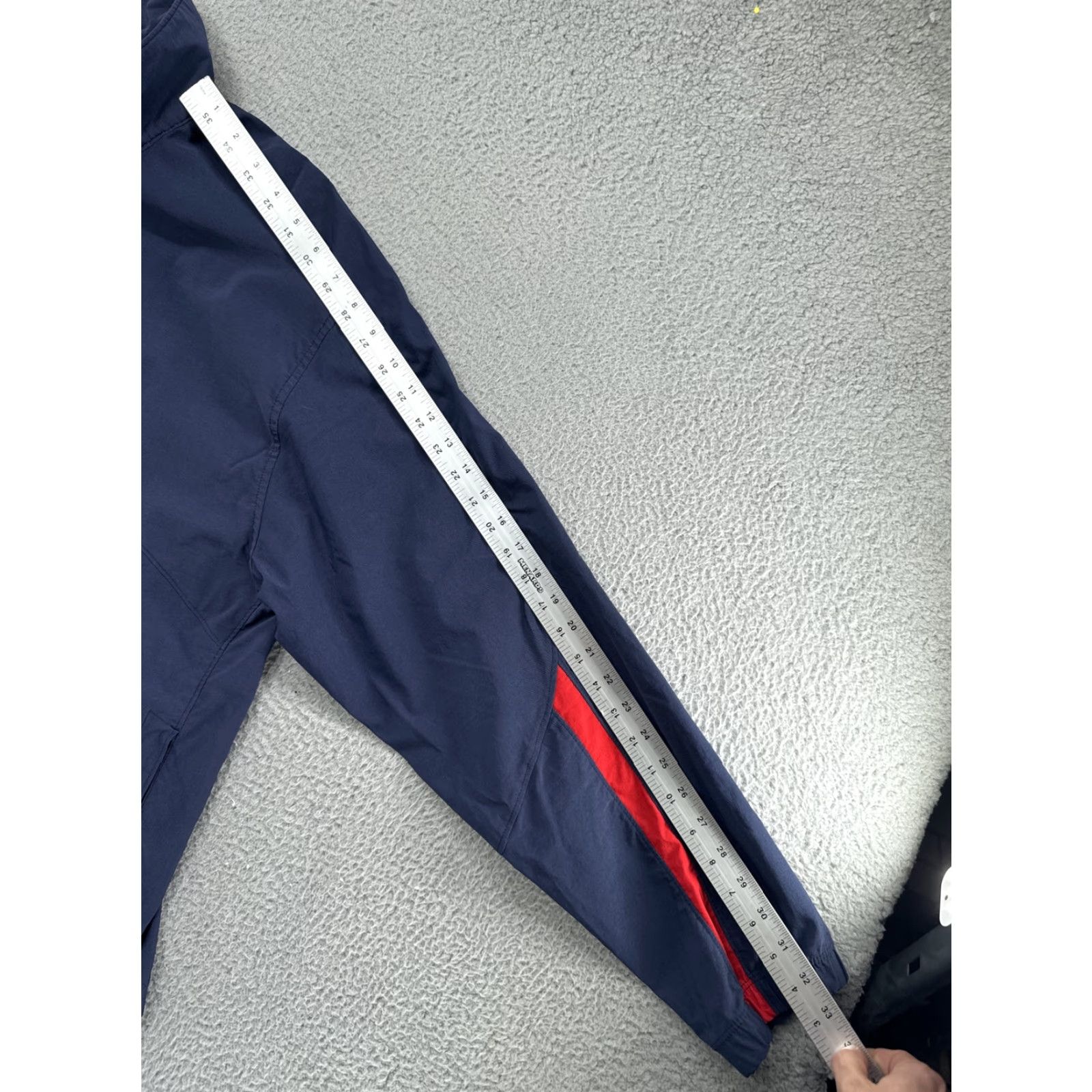 Nike VINTAGE Nike Mens Blue Zip Up Embroidered Windbreaker Y2K Silver Tag Size 2XL Jacket Windbreaker Logo Pockets Full Zip Casual Running & Jogging Men Size US XXL / EU 58 / 5 - 7 Thumbnail