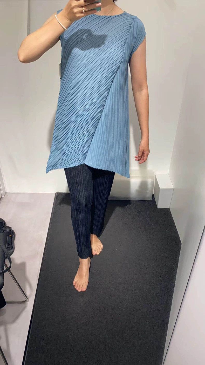Issey Miyake Issey Miyake Blue pleated vest Size L / US 10 / IT 46 - 1 Thumbnail